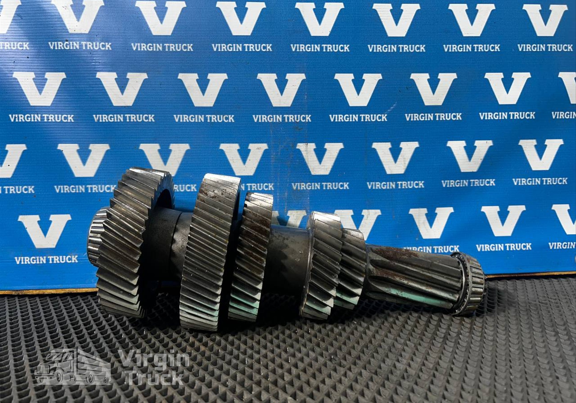 1346303052 Вал промежуточный КПП для Man TGL