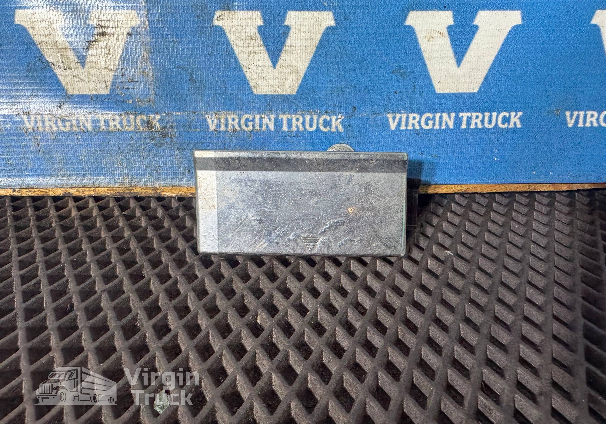 9608857774 Молдинг фары правой для Mercedes-Benz Actros New Actros MP4 (с 2011)