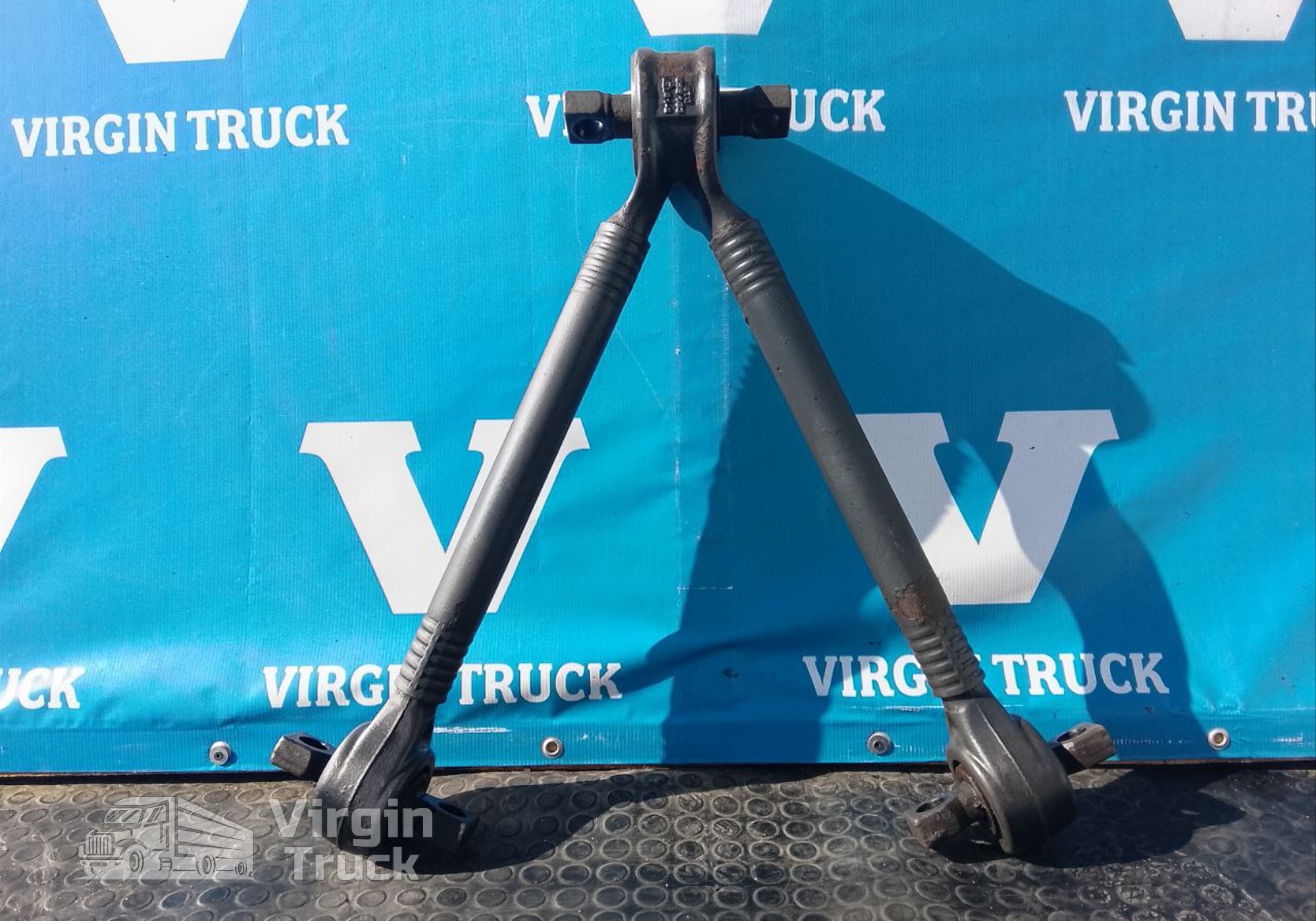 A9483502305 тяга реактивная v-образная для Mercedes-Benz Actros MP3 (с 2008)
