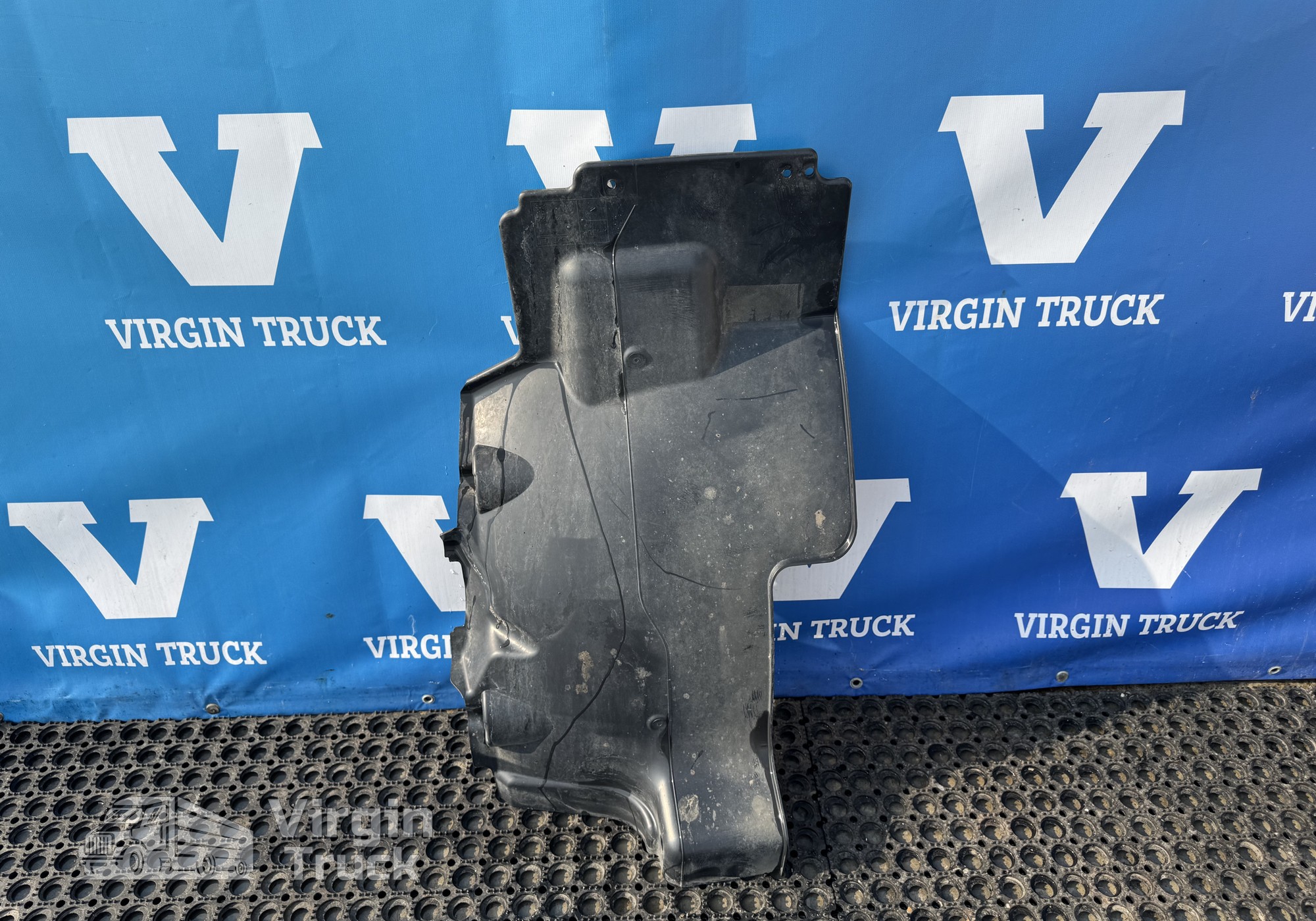 1835024 Подкрылок передний правый 2021г. для Daf XF106 (с 2012)