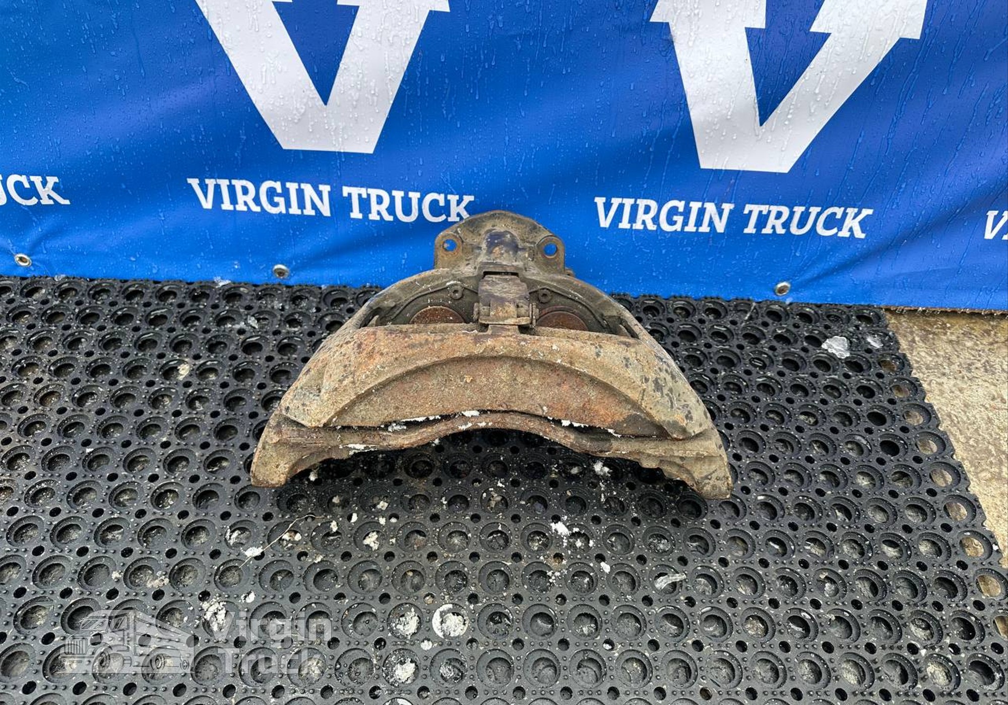 81508046596 Суппорт задний левый для Man TGS