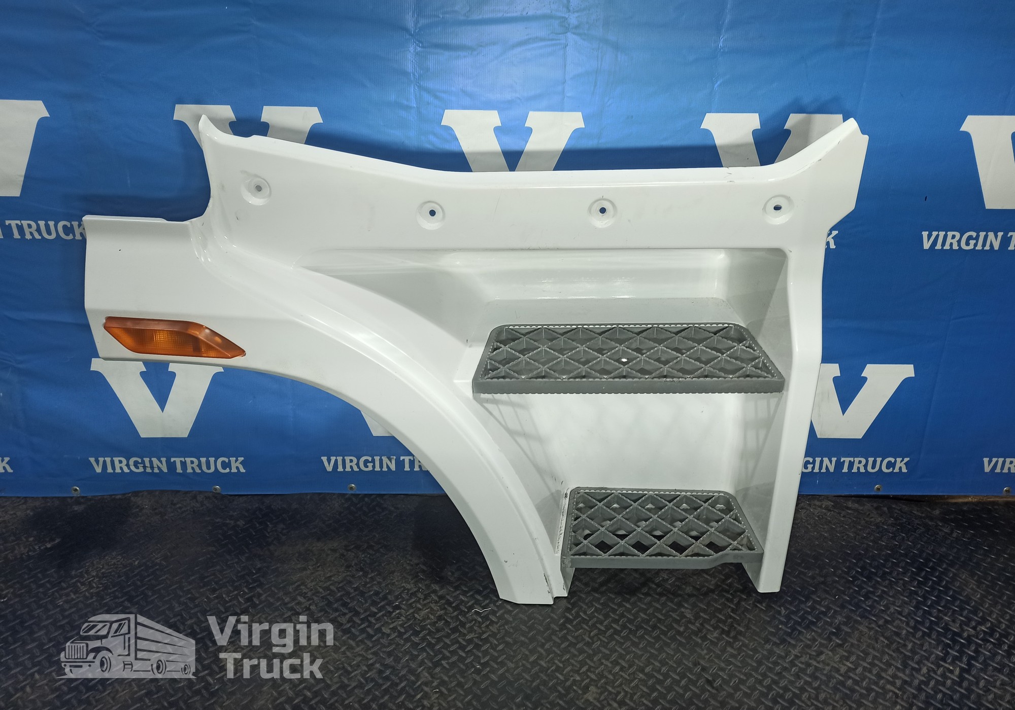 5103122B90 Корпус подножек правый в сборе для Faw J7 (с 2018)