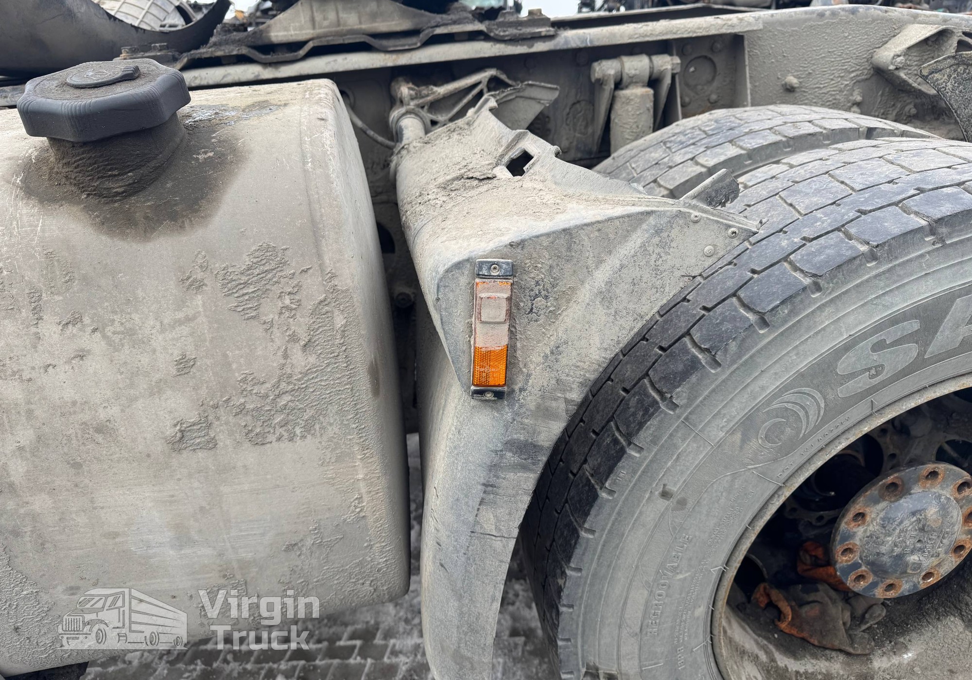 1875549 Крыло заднее левое передняя часть