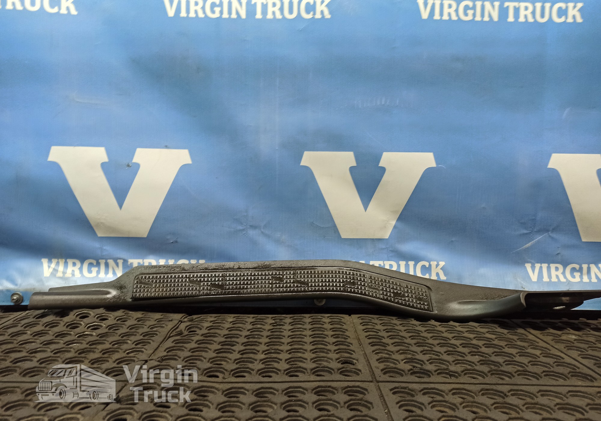 82212691 Накладка на порог для Volvo FH 4 (с 2012)