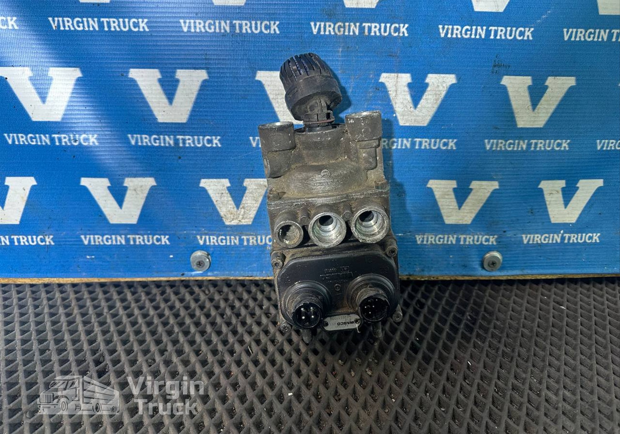 4800015000 Кран тормозной главный