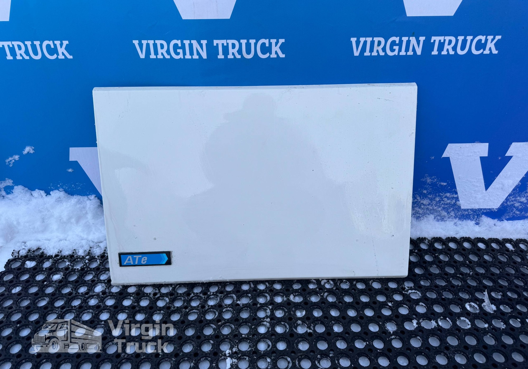 1311495 Крышка инструментального ящика для Daf XF106