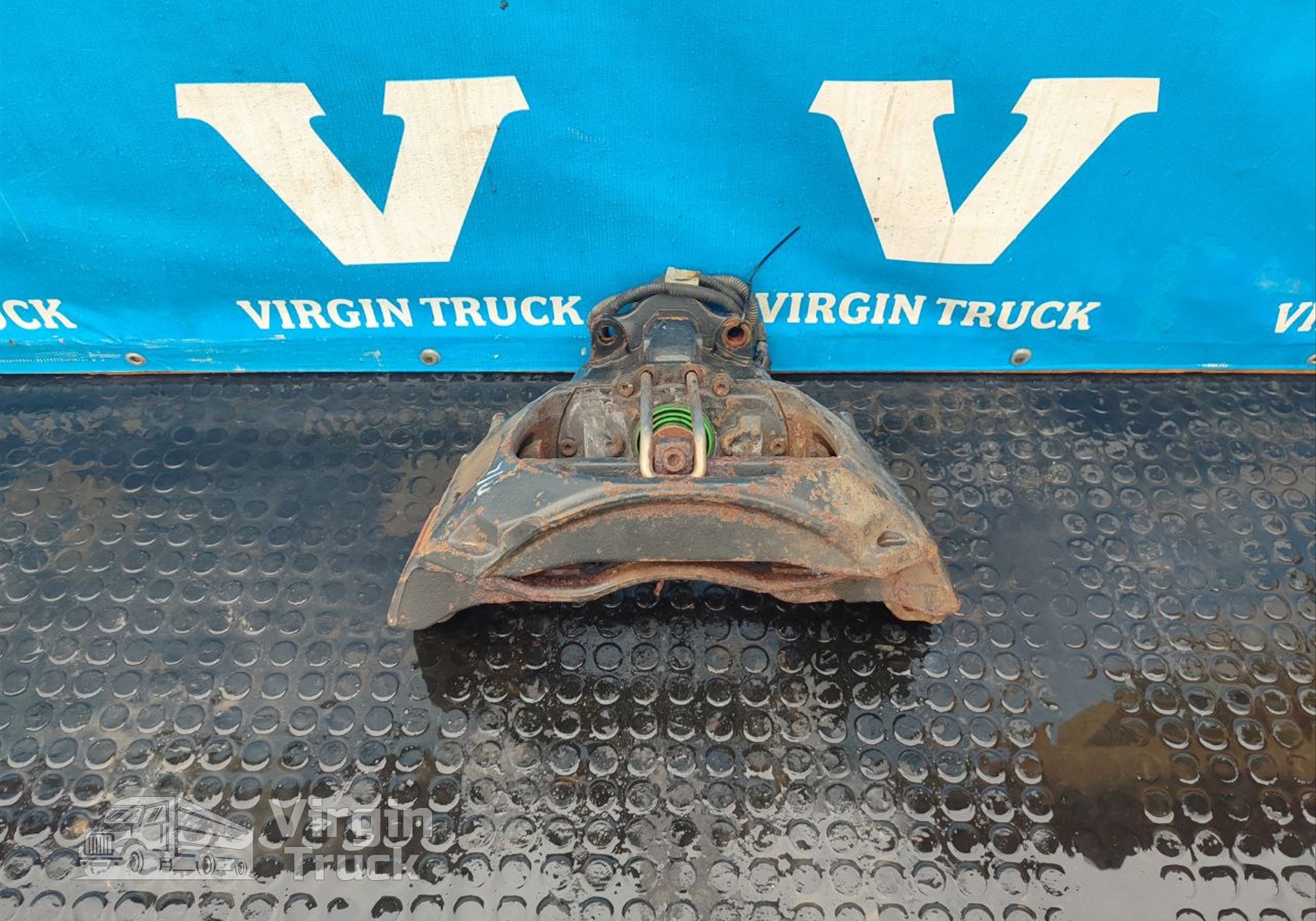 81508046635 Суппорт передний левый для Man TGS