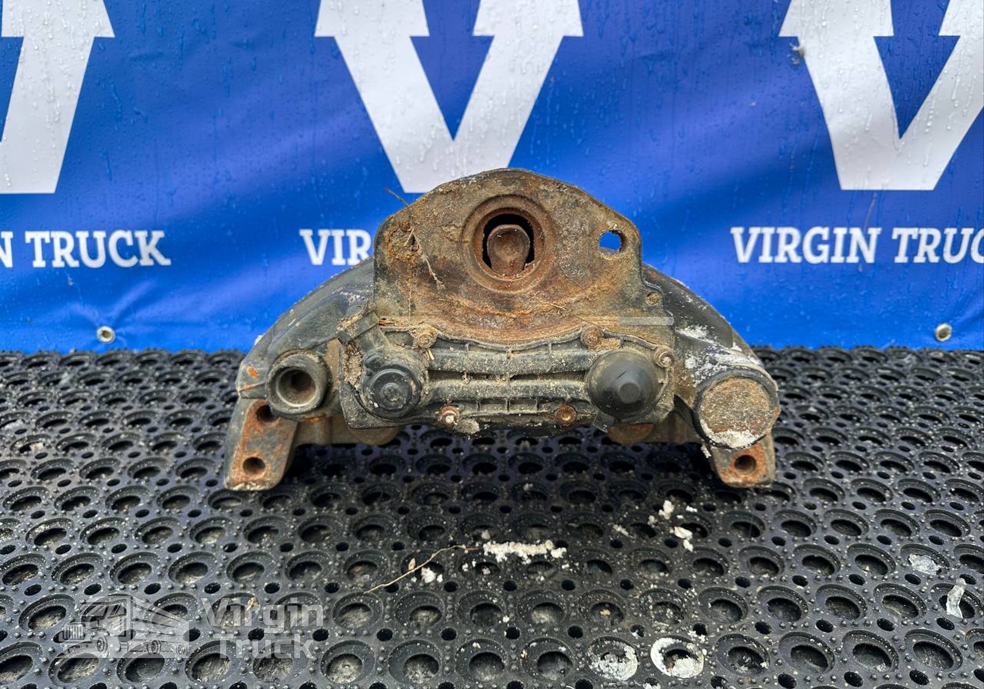 81508046510 Суппорт передний правый для Man TGX