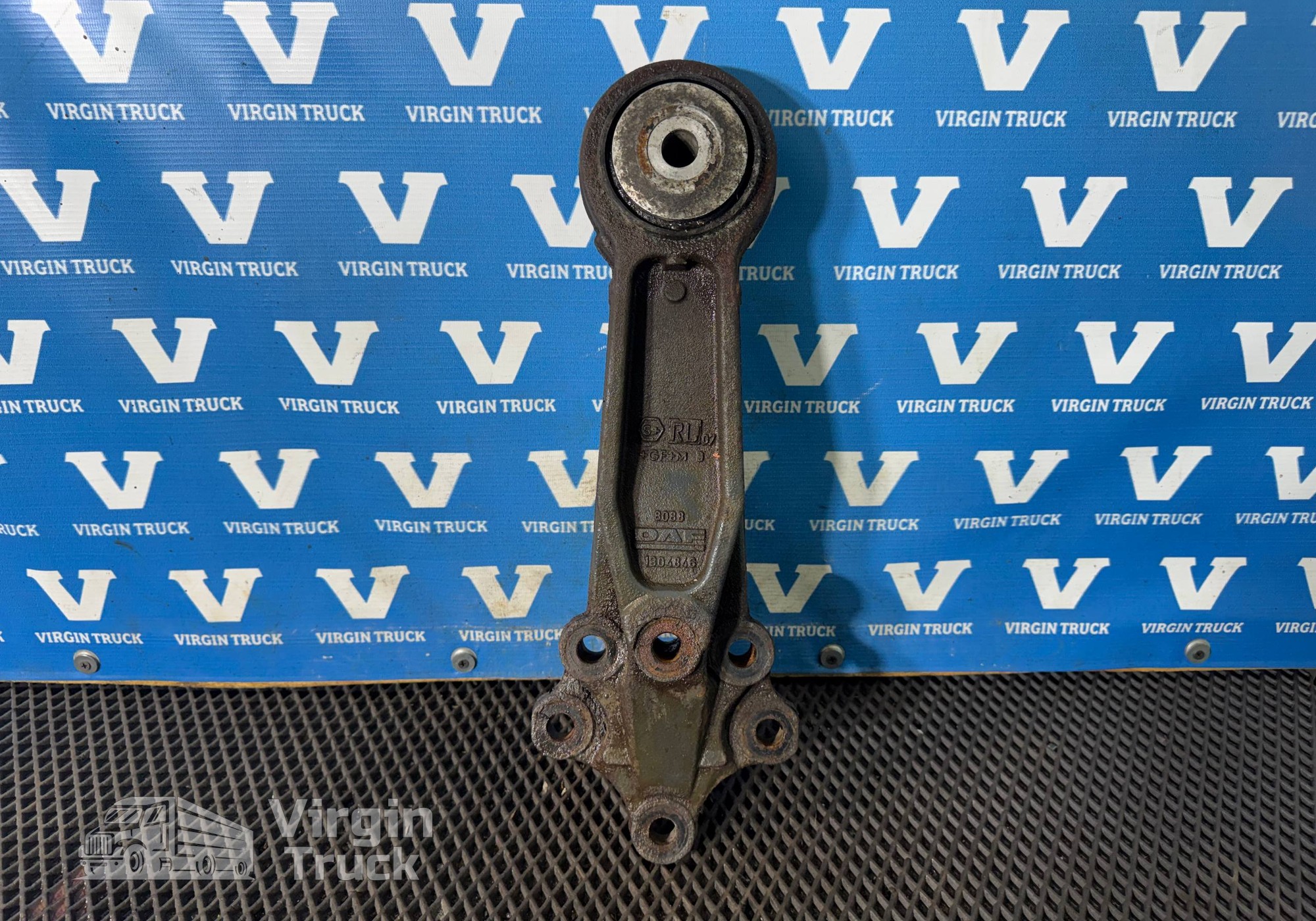 1304846 Кронштейн торсиона кабины правый для Daf XF95