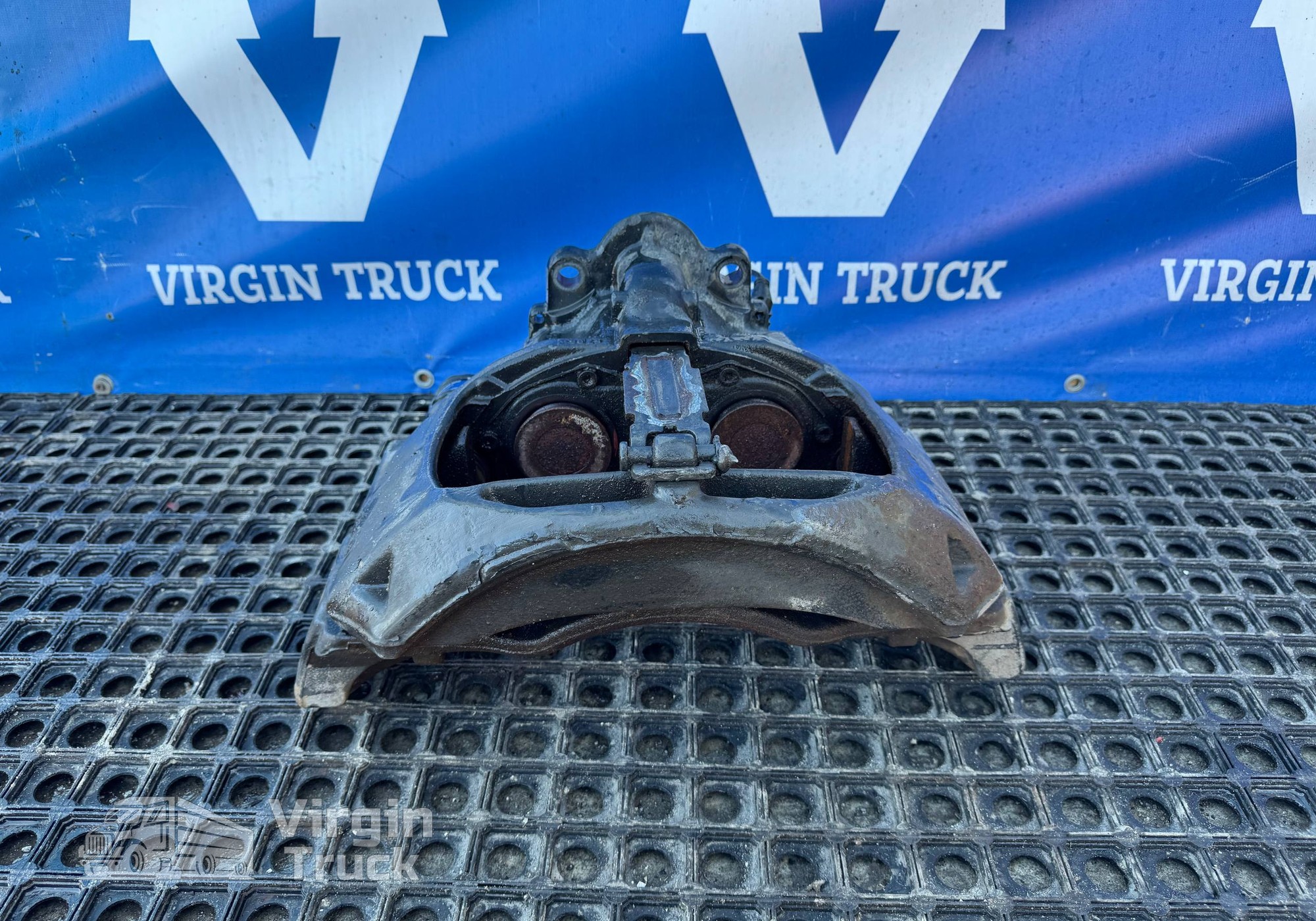 A0004202602 Суппорт задний правый для КАМАЗ 54901