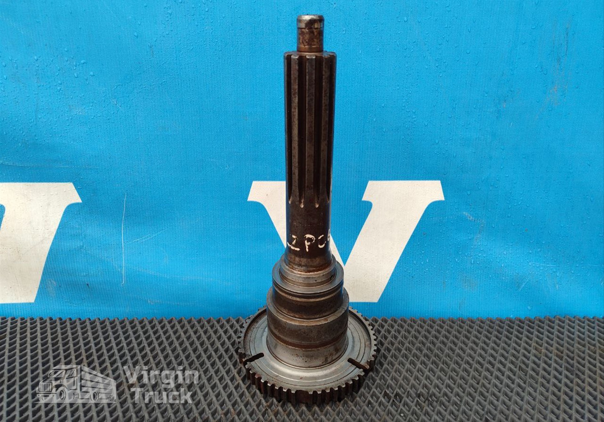 1316302085 Вал первичный КПП ZF