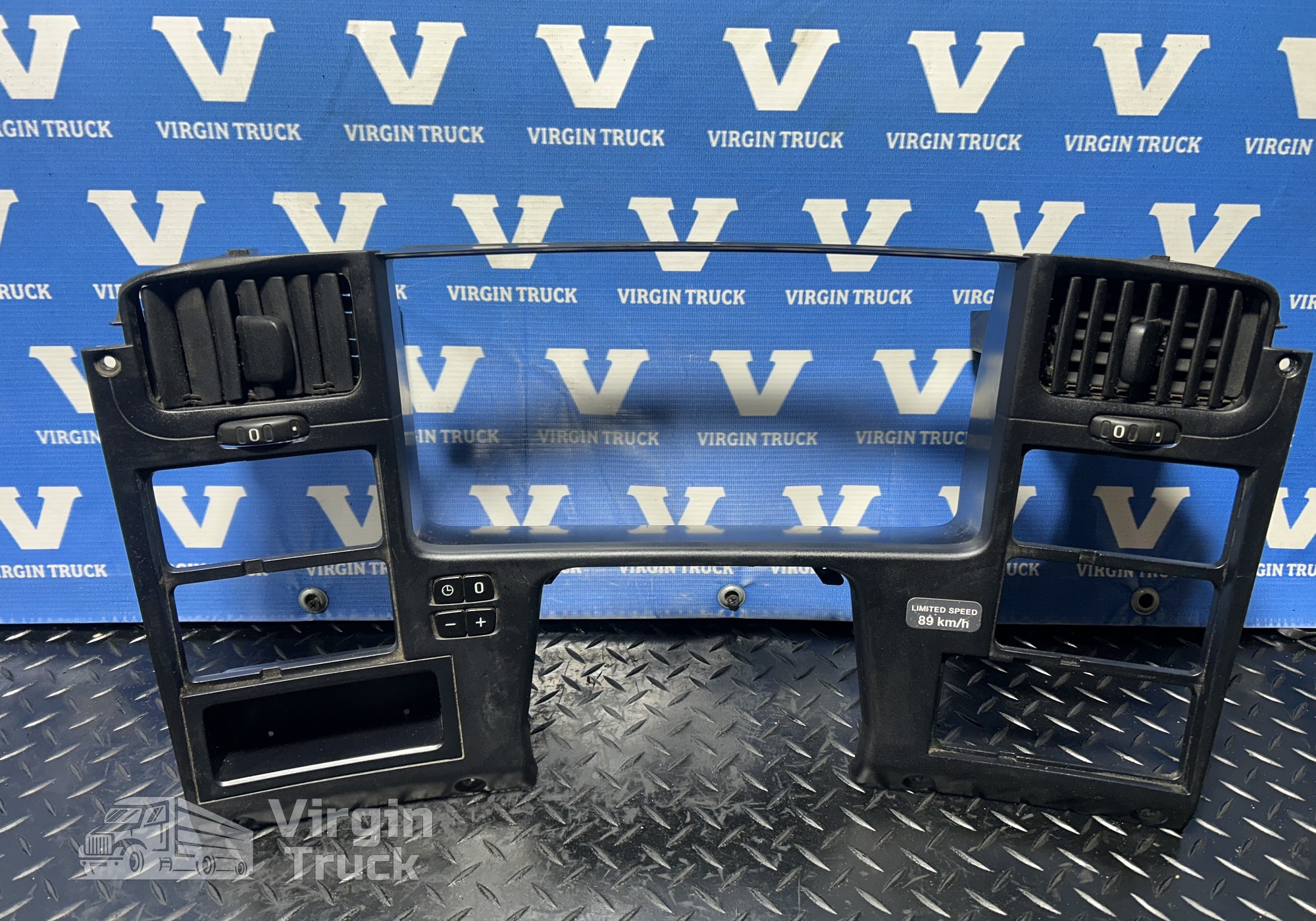 1728037 Накладка для Scania 5-series R (с 2004 по 2016)