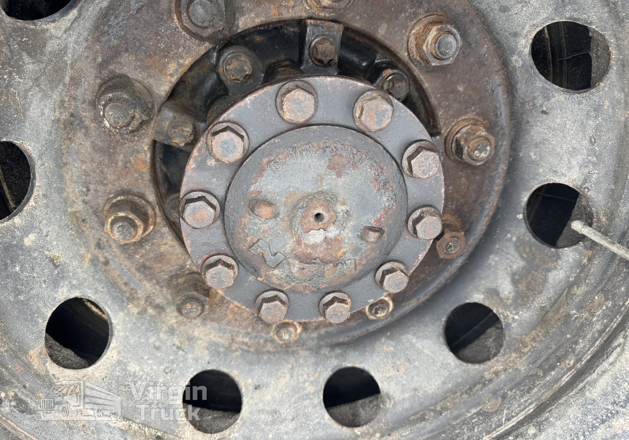 81355020147 Полуось с блокировкой