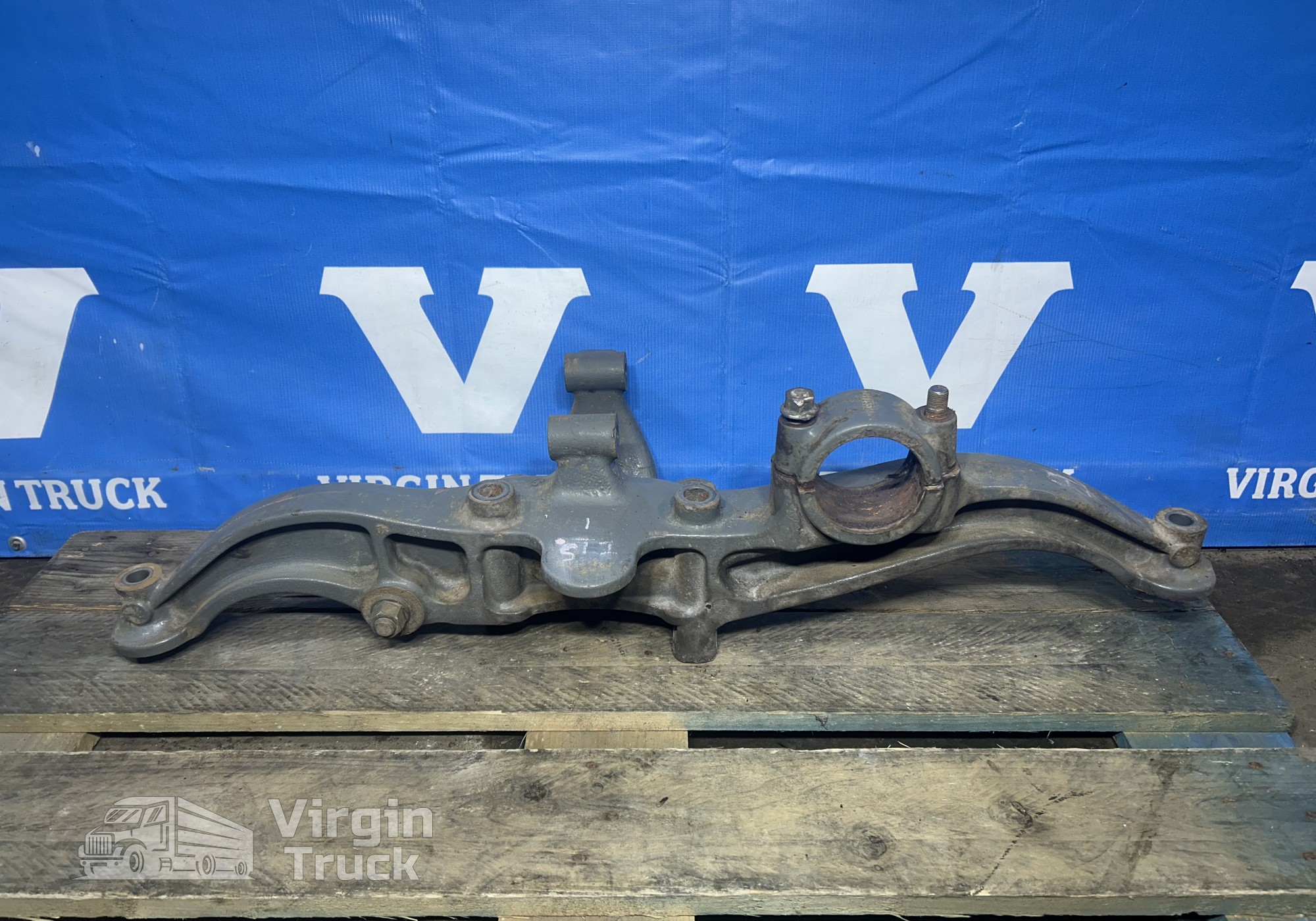 Кронштейн для Sinotruk Sitrak C7H