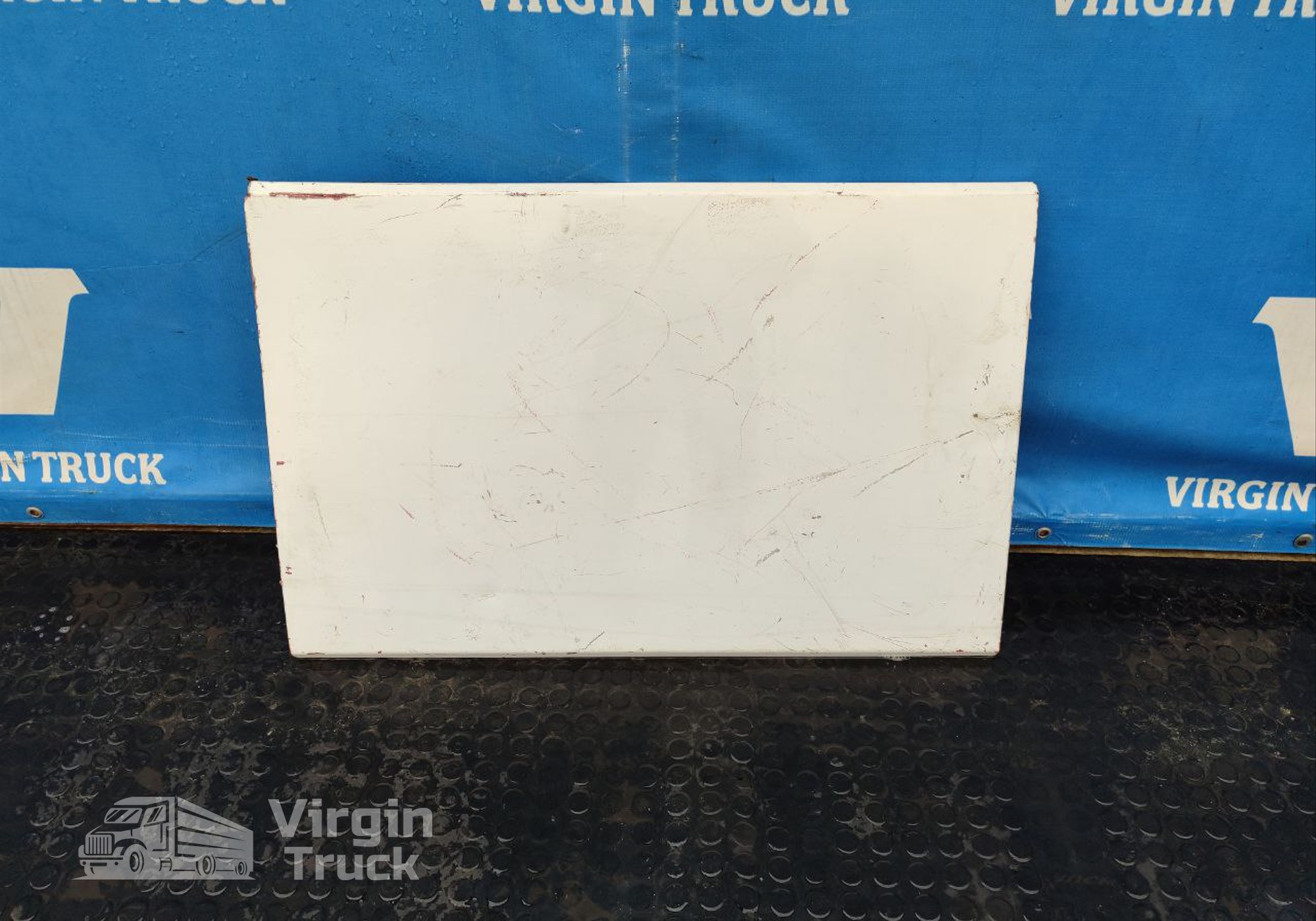 1311495 Крышка инструментального ящика. для Daf XF95