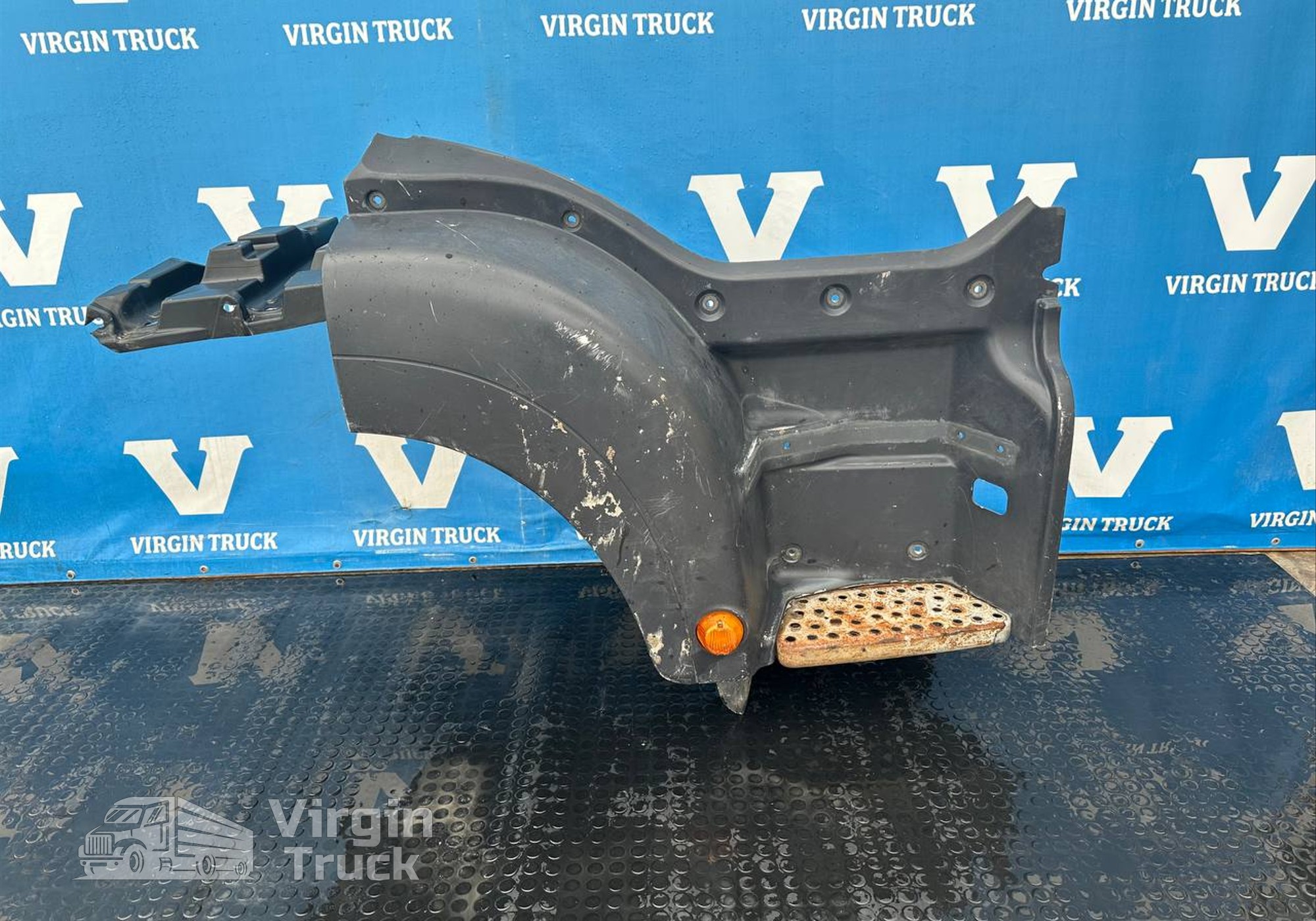 81615100760 Корпус подножек правый для Man TGL II (с 2008)