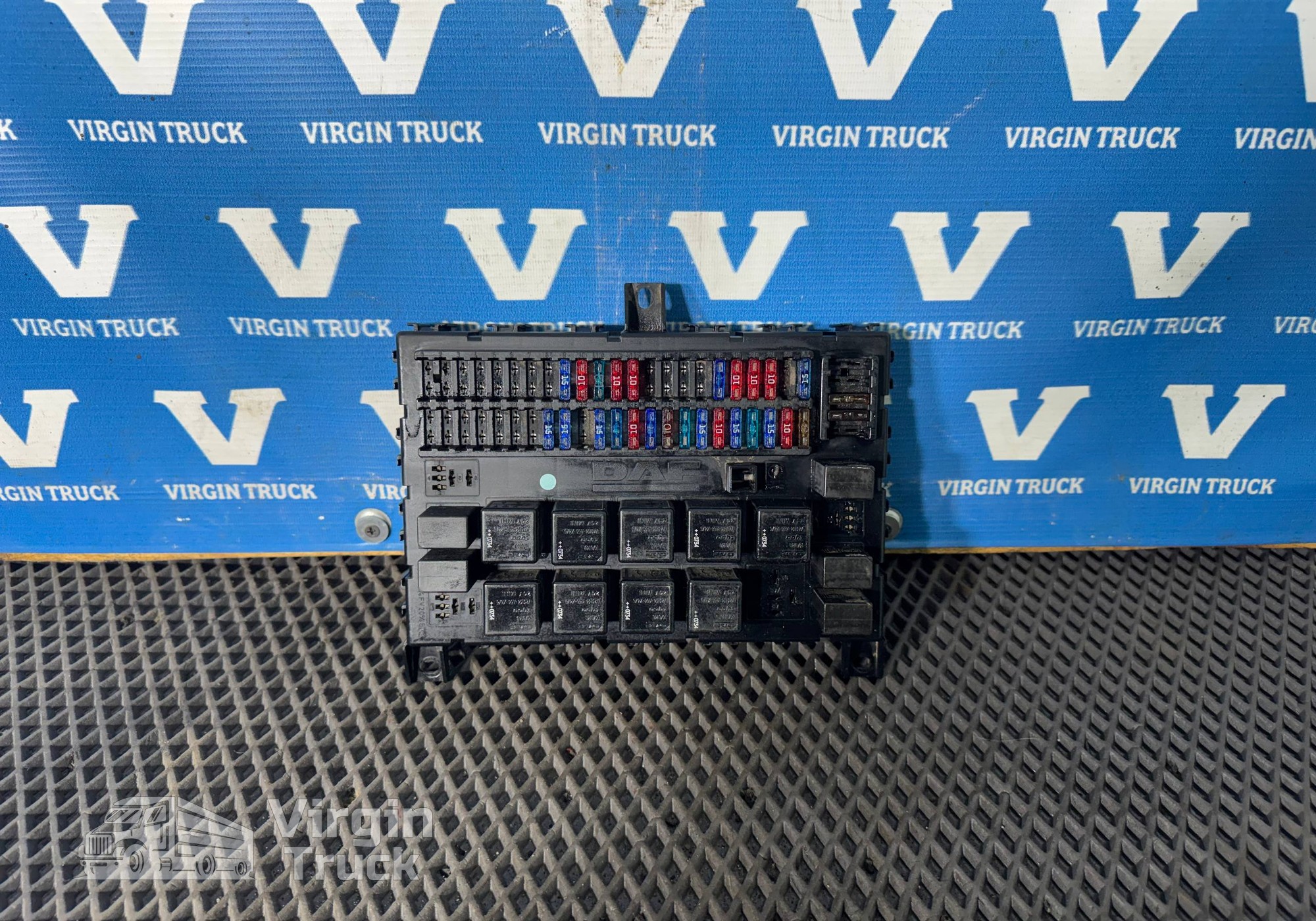1895428 Блок предохранителей для Daf XF105