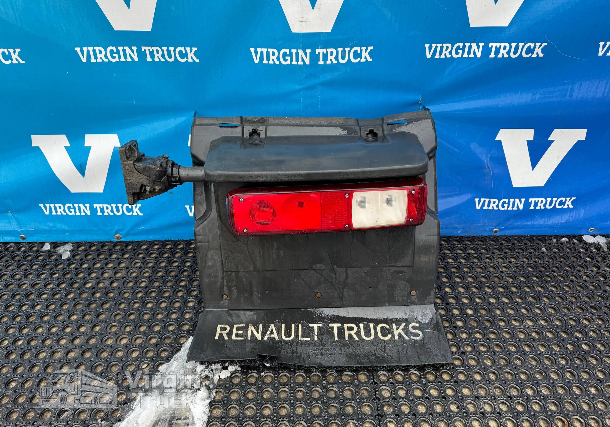 7421094393 Крыло заднее правое задняя часть