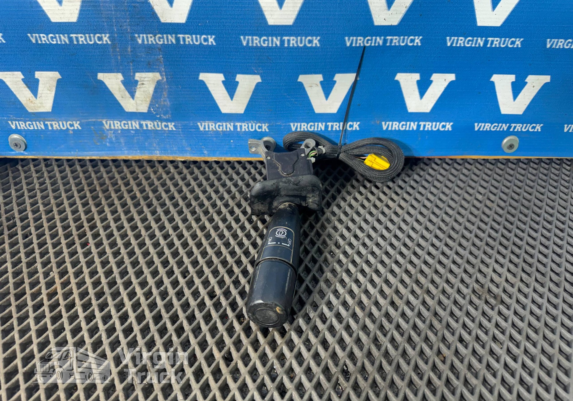 1699369 Переключатель подрулевой ретардера