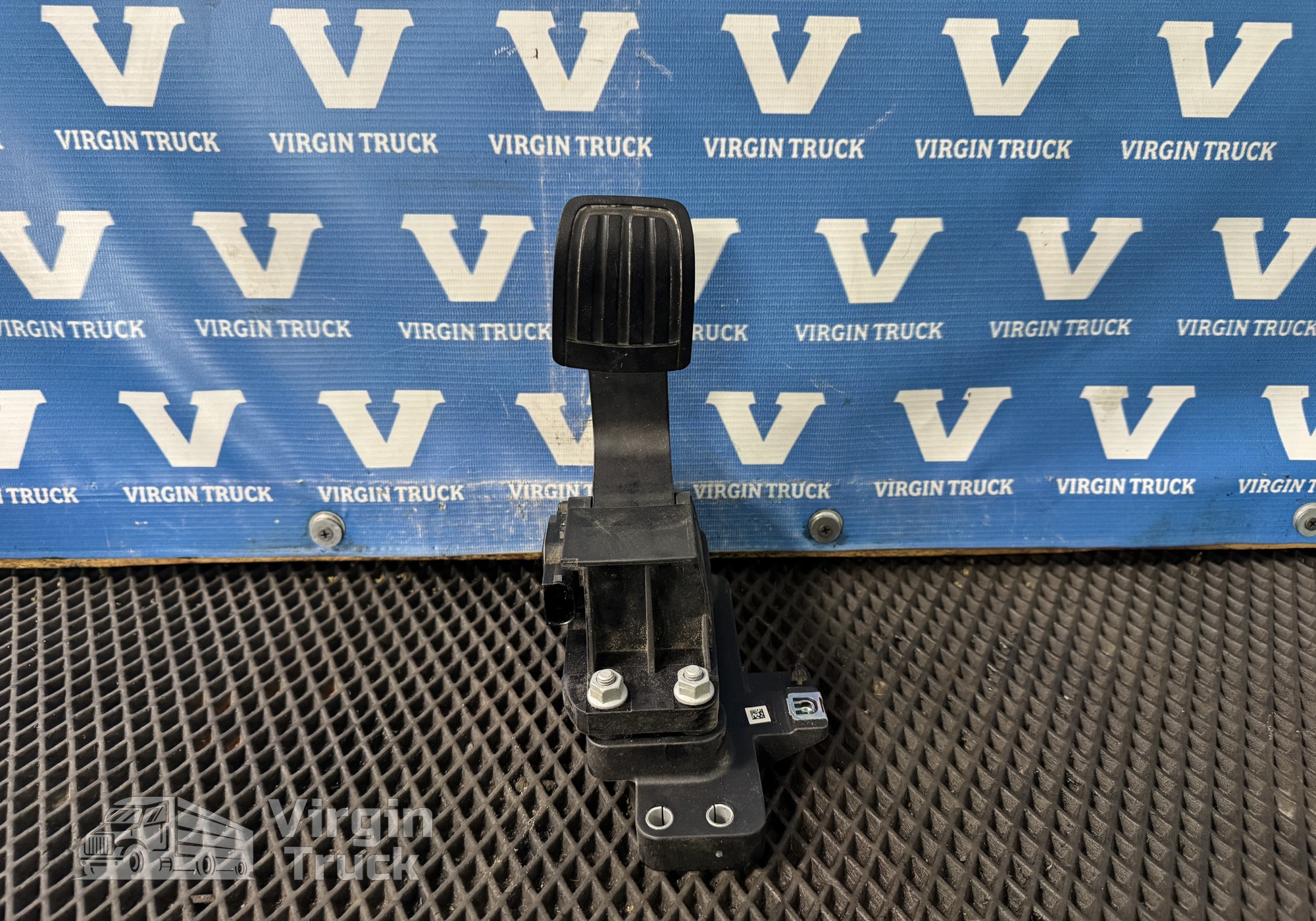 1860240 Педаль газа электронная 2021г. для Daf XF106 (с 2012)