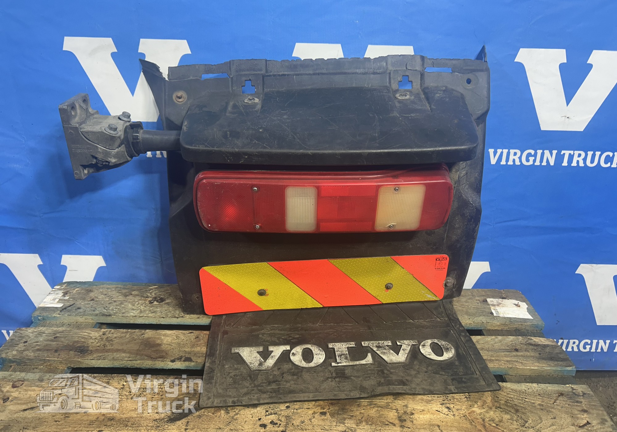 Крыло заднее правое для Разные Грузовики