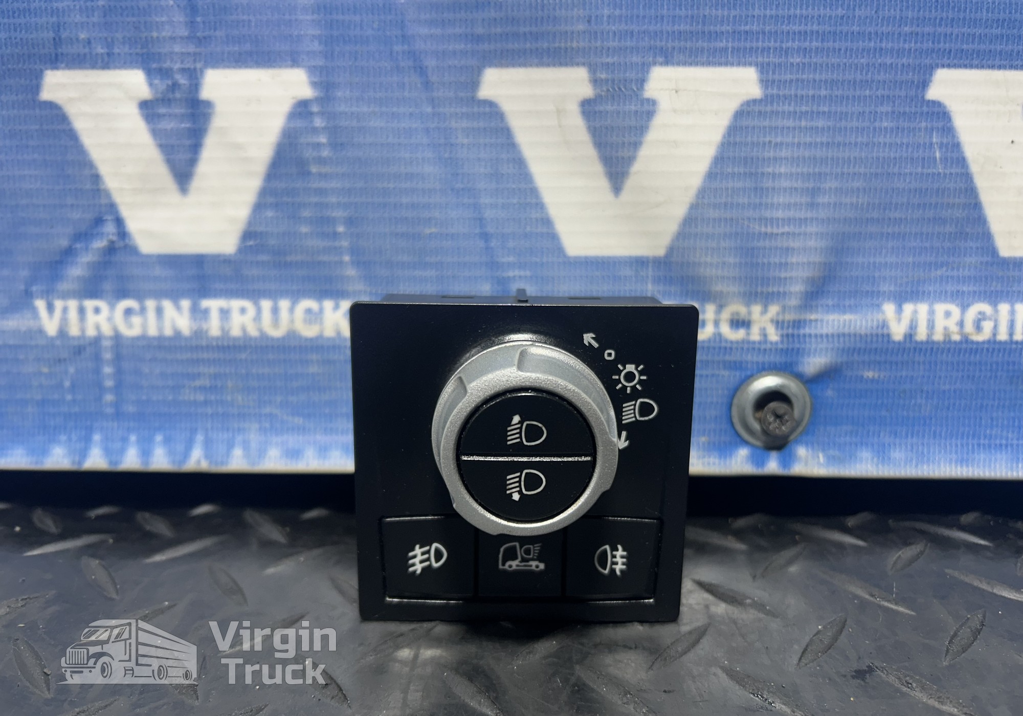 7421995040 Переключатель света в салоне для Renault T (с 2013)