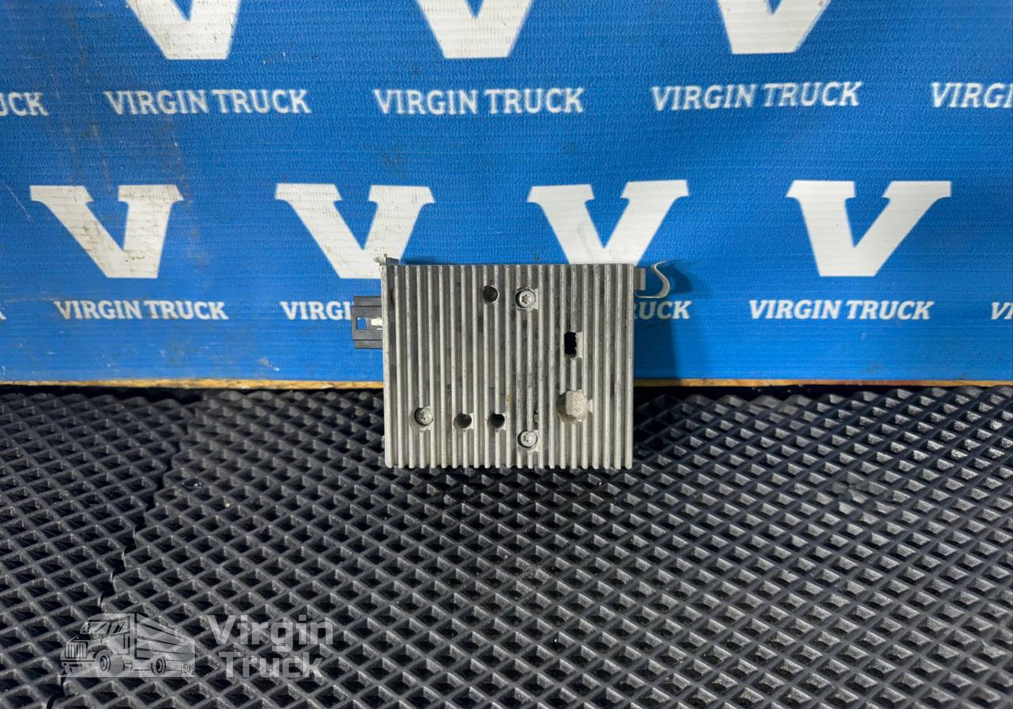 0015421625 Преобразователь напряжения 18А для Mercedes-Benz Actros