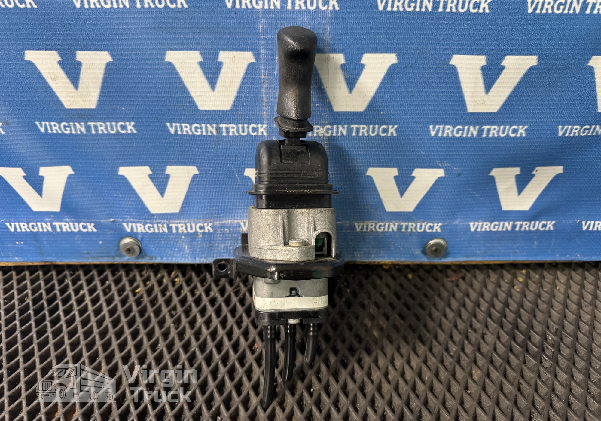 0044303581 Кран ручного тормоза 2017г. для Mercedes-Benz Actros