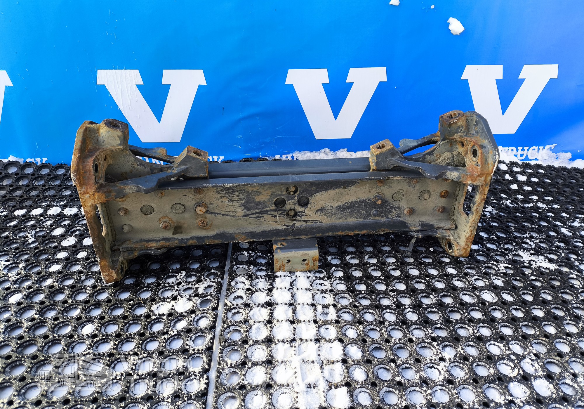 1678814 Траверса рамы поперечная для Daf XF105