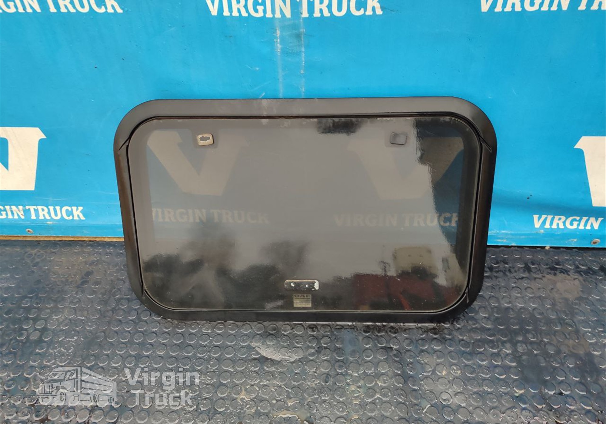 1918481 Люк кабины