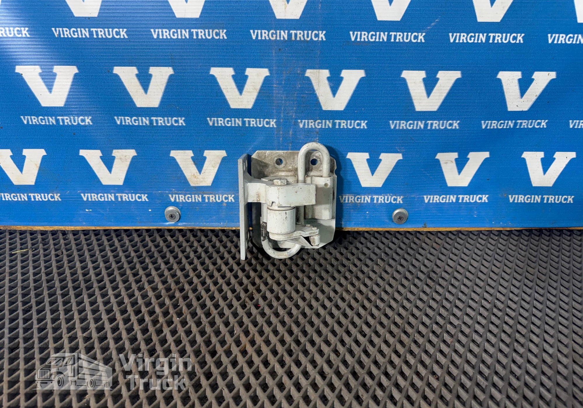 81626906052 Петля двери правая верхняя для Man TGX I (с 2007)