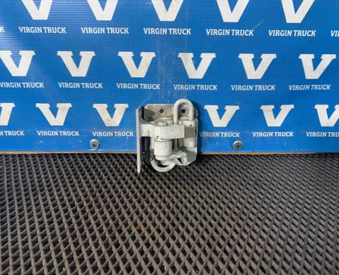 81626906052 Петля двери правая верхняя