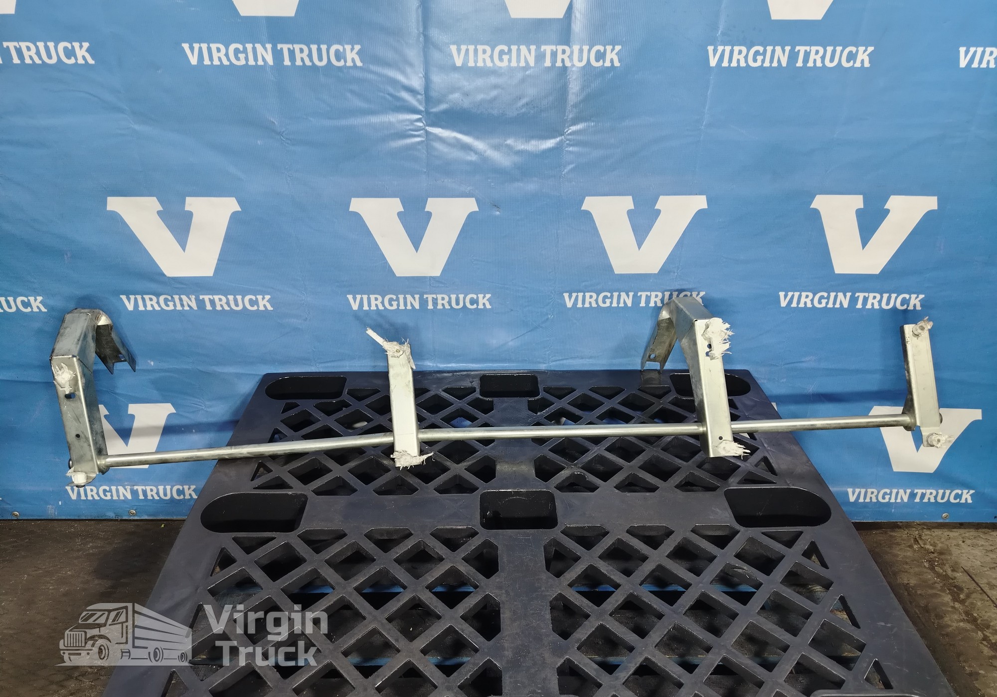 2302677 Кронштейн спойлера правый для Daf XG (с 2021)