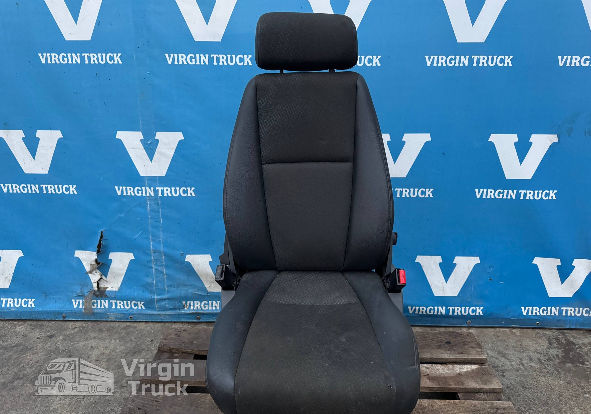 2299711 Cиденьe паccажирскoe мexaничeское для Scania 5-series P (с 2004 по 2016)