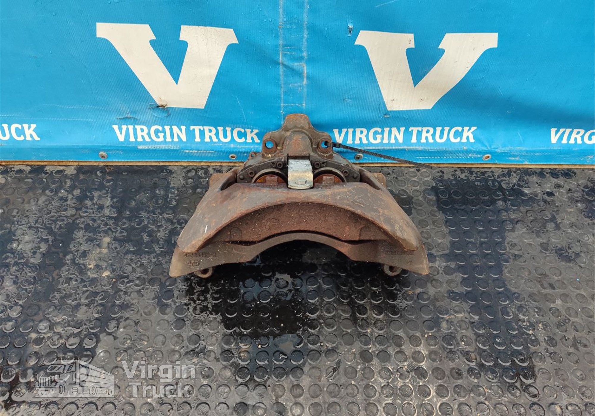 68324857 Суппорт задний левый