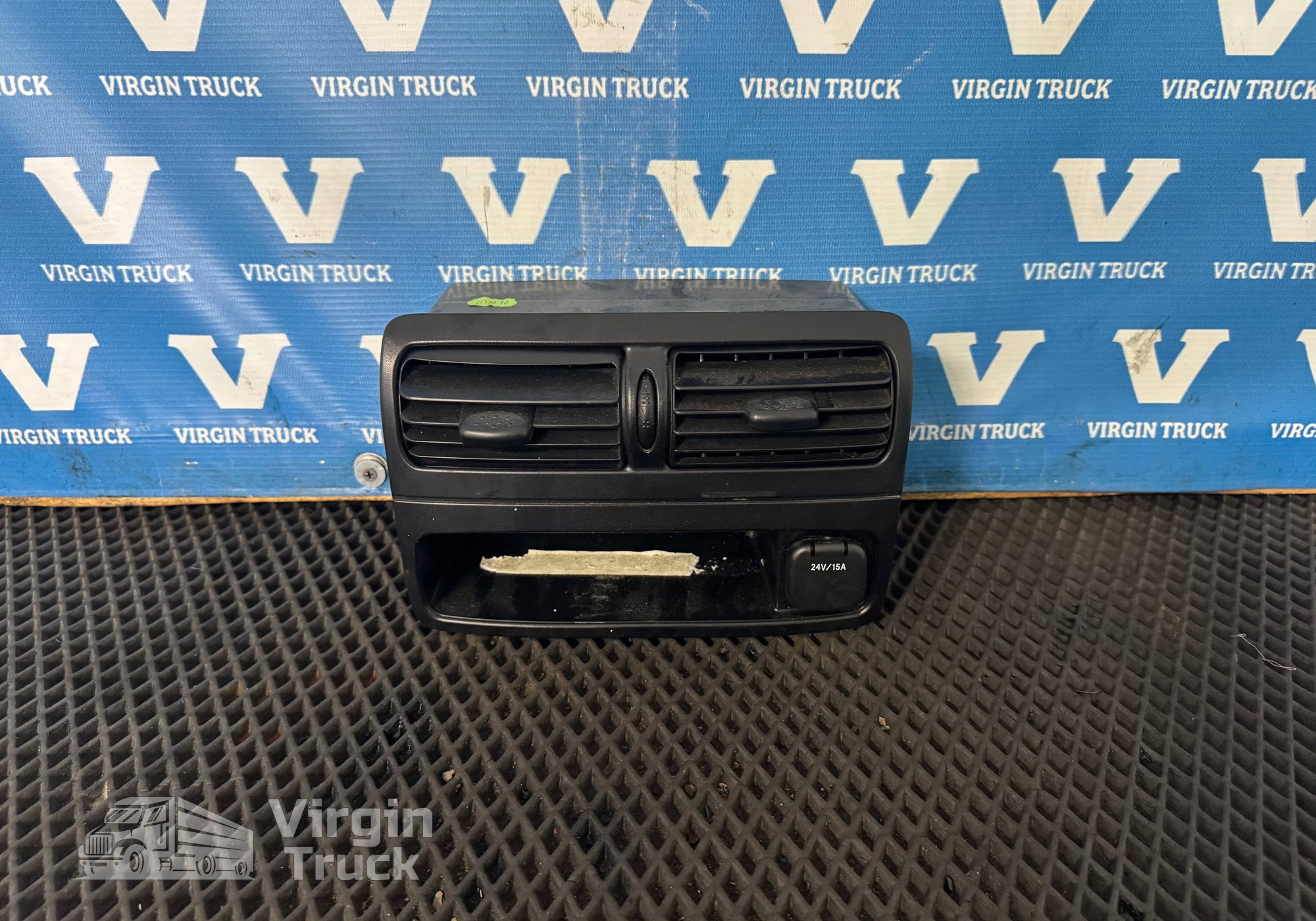 9438300354 Дефлектор воздушный 2021г. для КАМАЗ