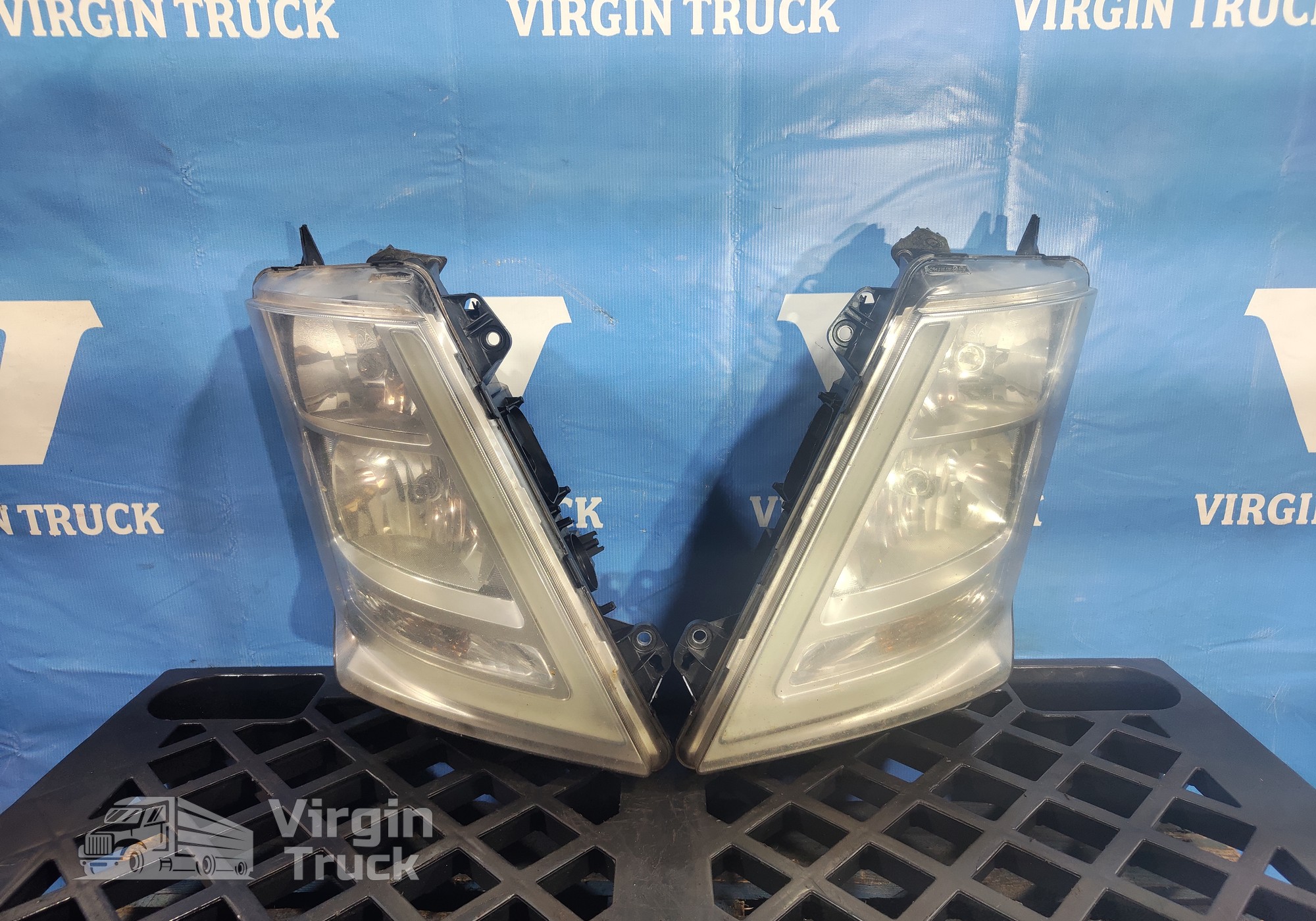 Комплект фар для Разные Грузовики