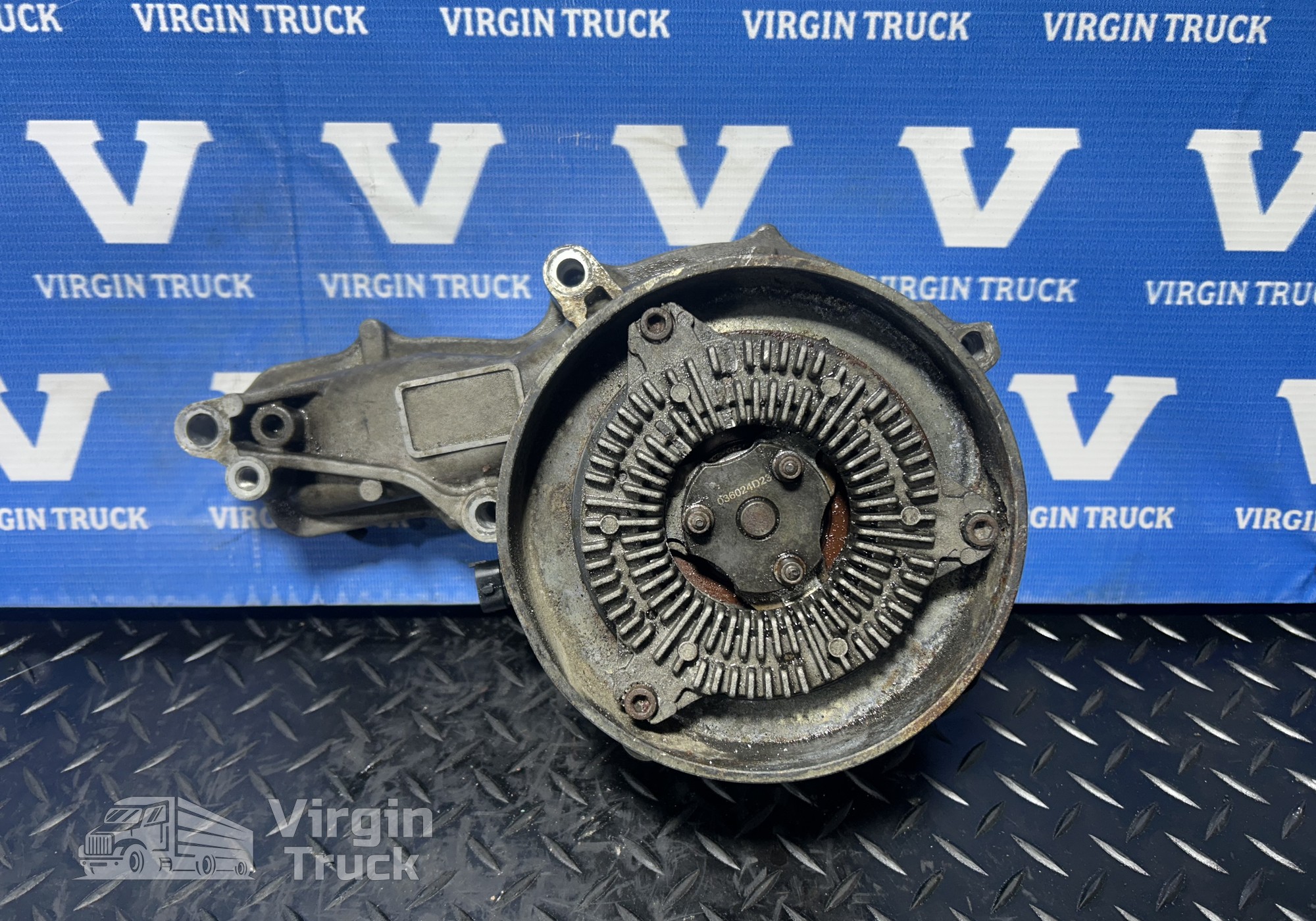 Насос водяной (помпа) для Разные Грузовики