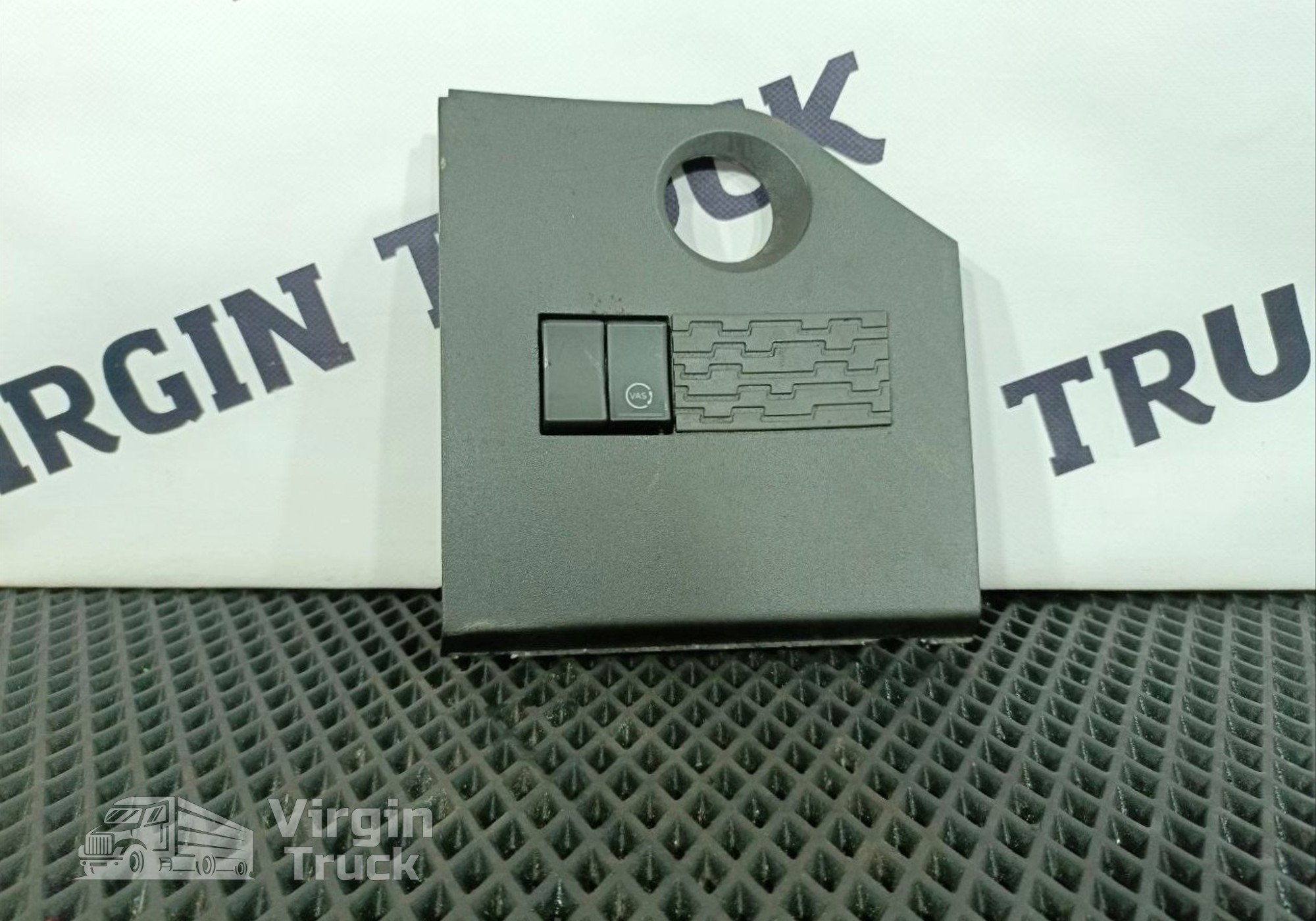 84008930 Накладка торпедо для Volvo FH 4 (с 2012)