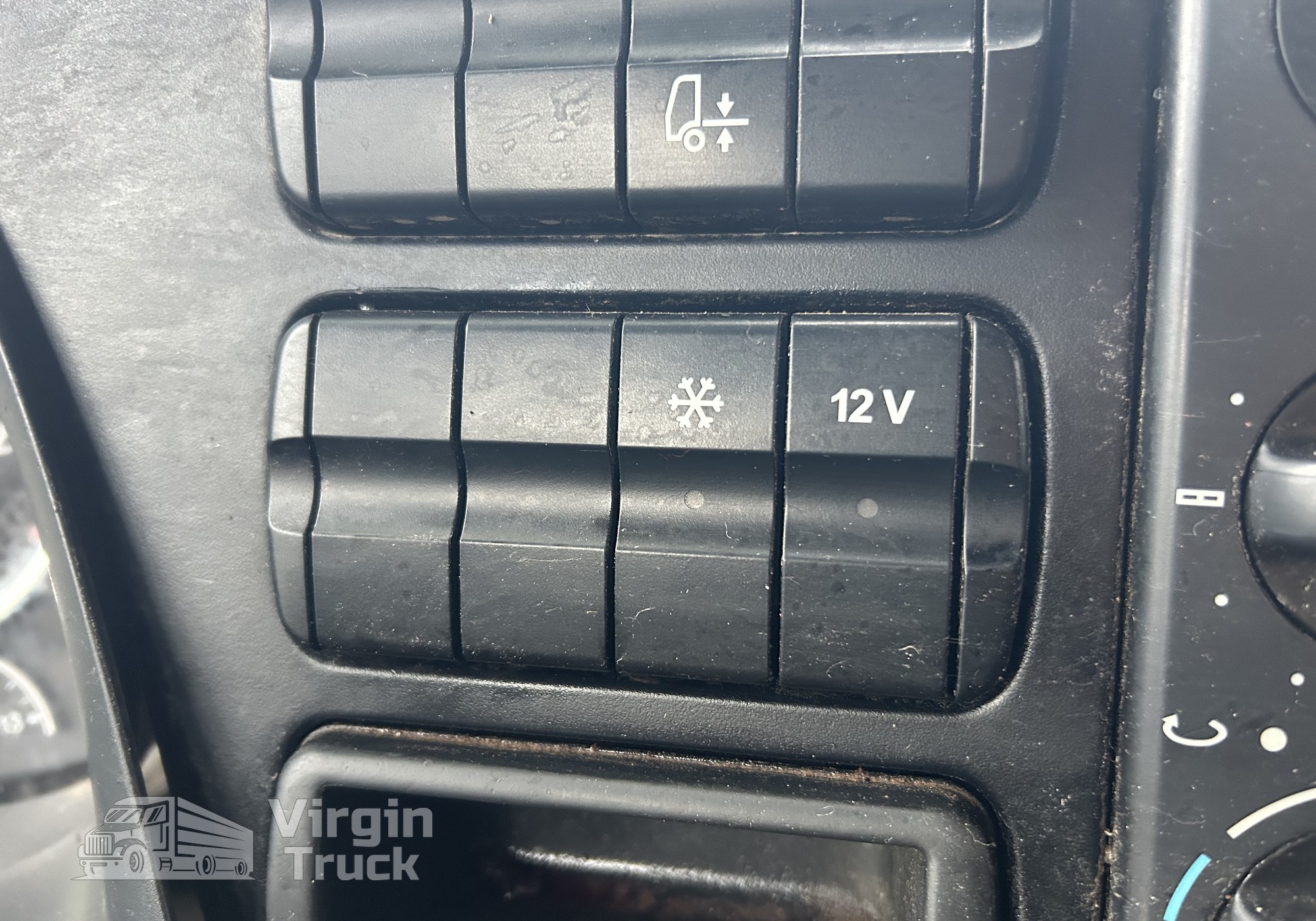 Кнопки разные для Mercedes-Benz Actros MP3 (с 2008)