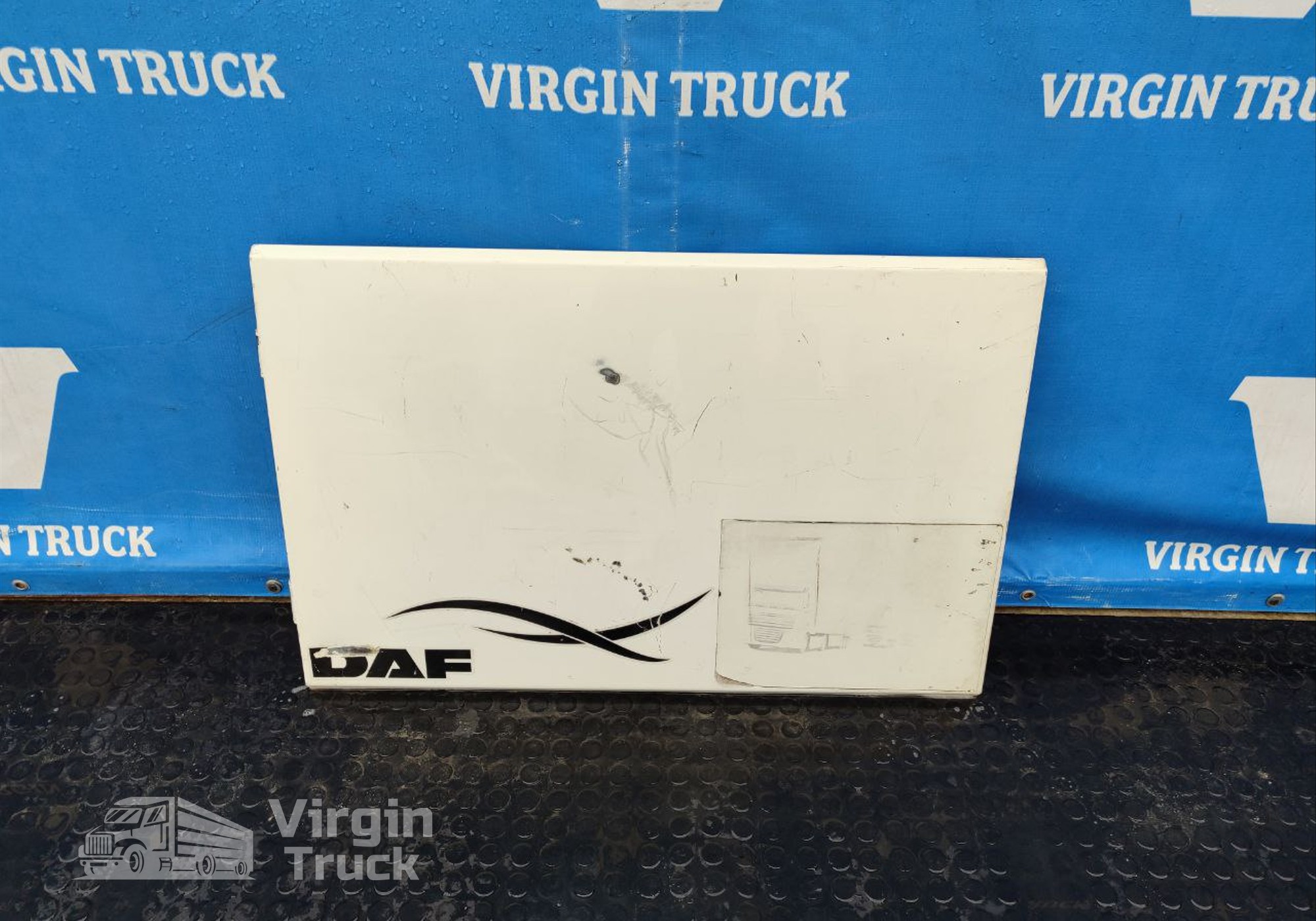 1311495 Крышка инструментального ящика для Daf XF105