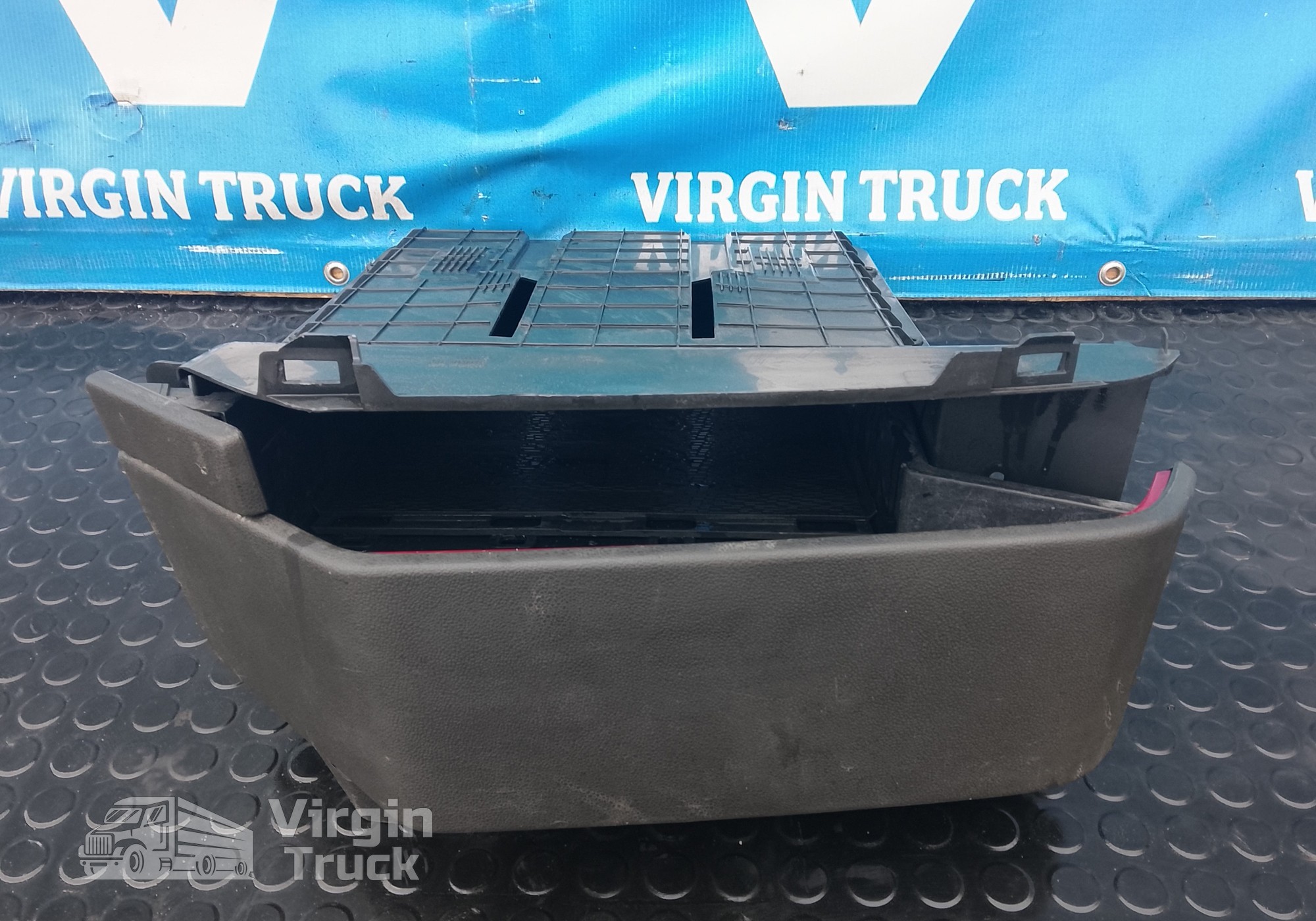 82214512 Бардачок для Volvo FH 4 (с 2012)