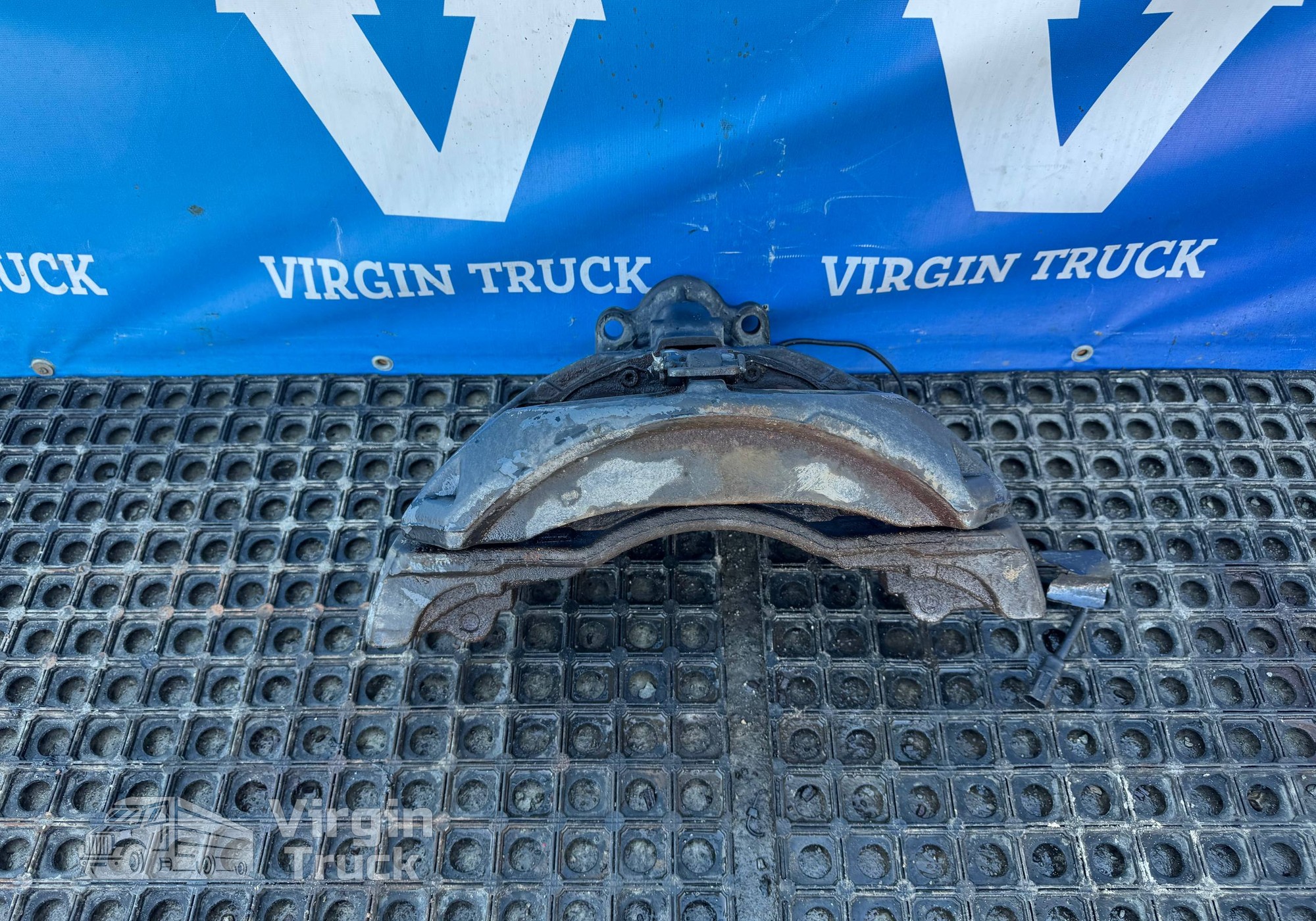 A0004202702 Суппорт задний левый для КАМАЗ 54901