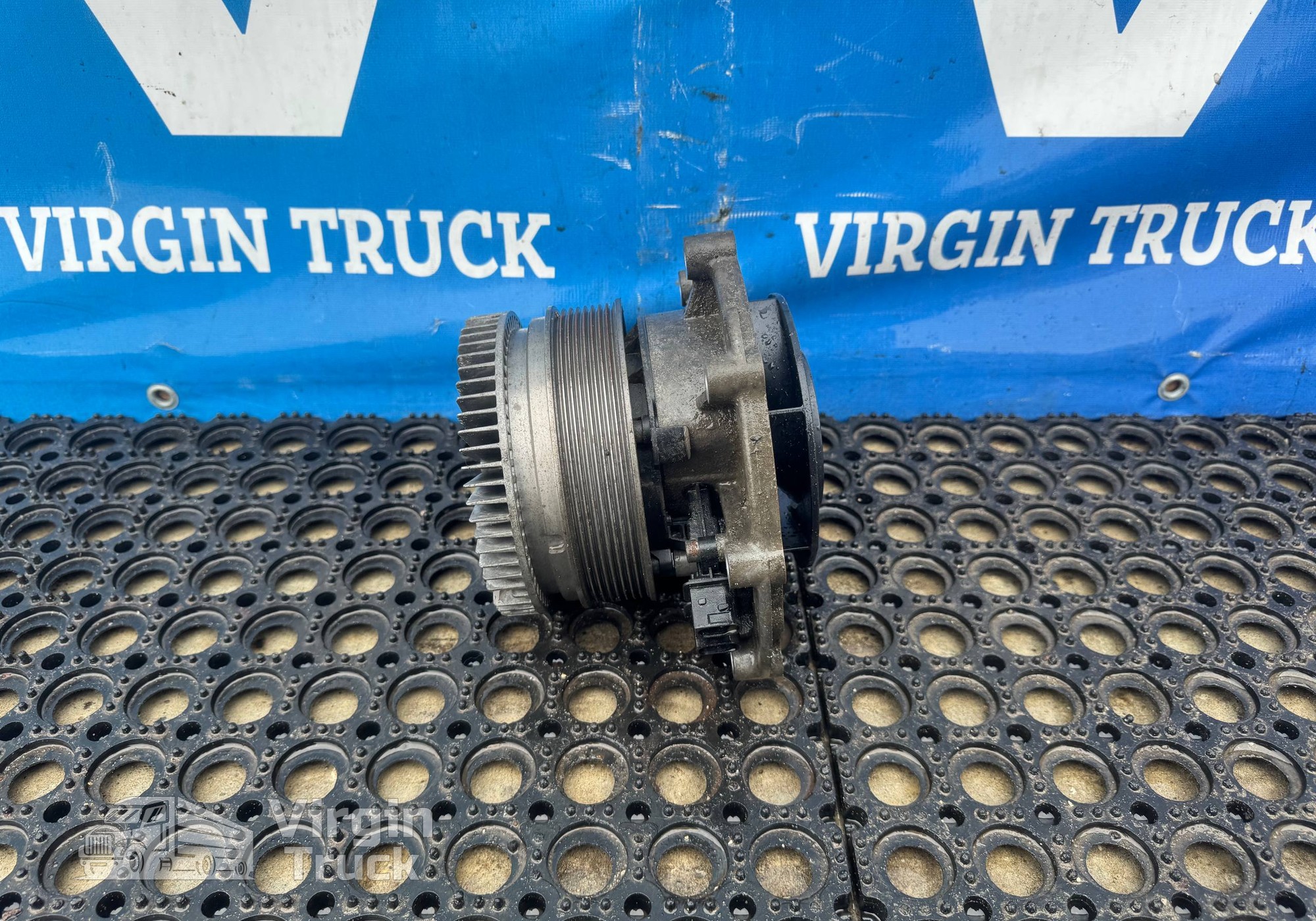 51065007131 Насос водяной (помпа) для Man TGX