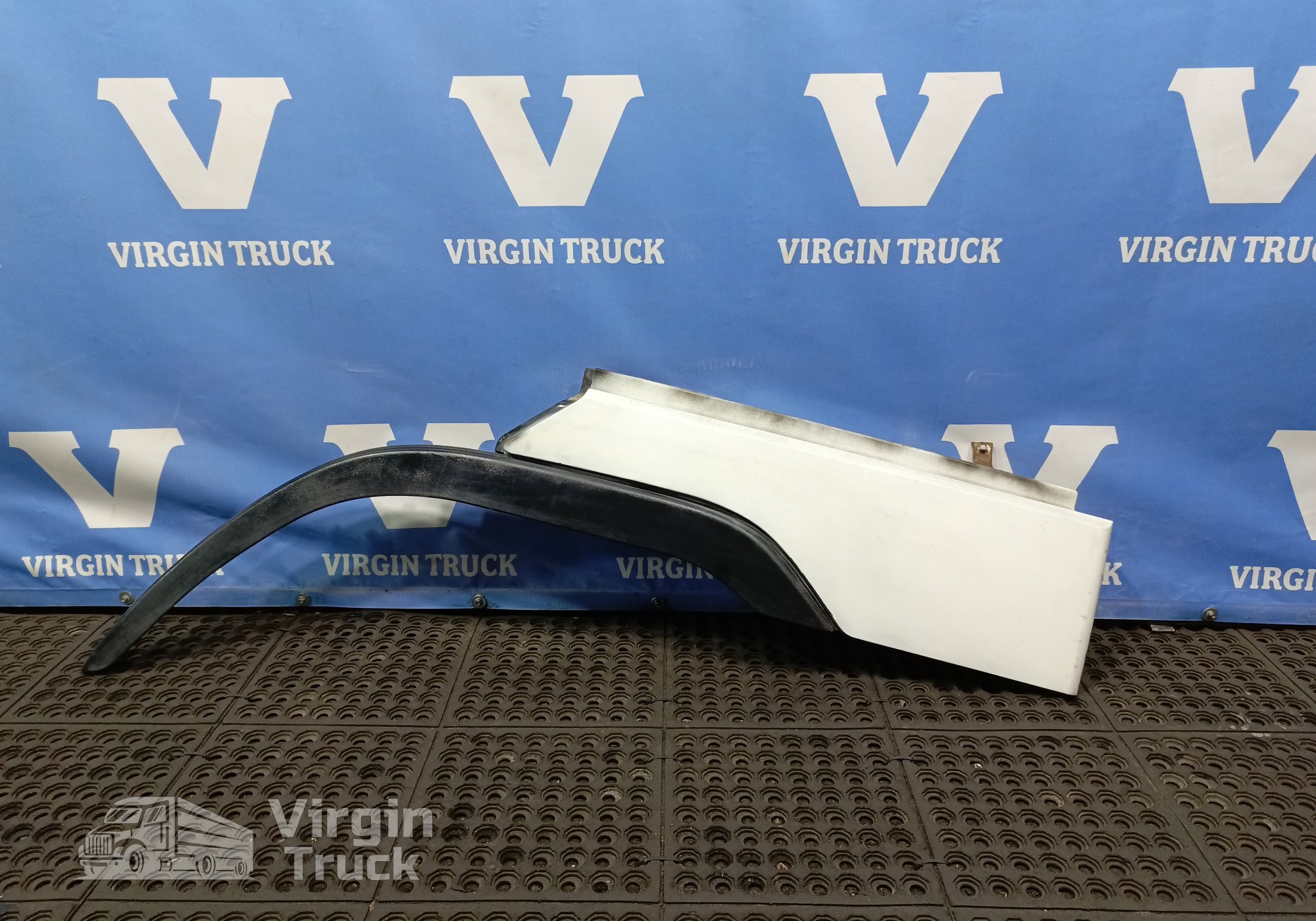 82166367 Продолжение крыла левого для Volvo FH 3 (с 2008 по 2012)