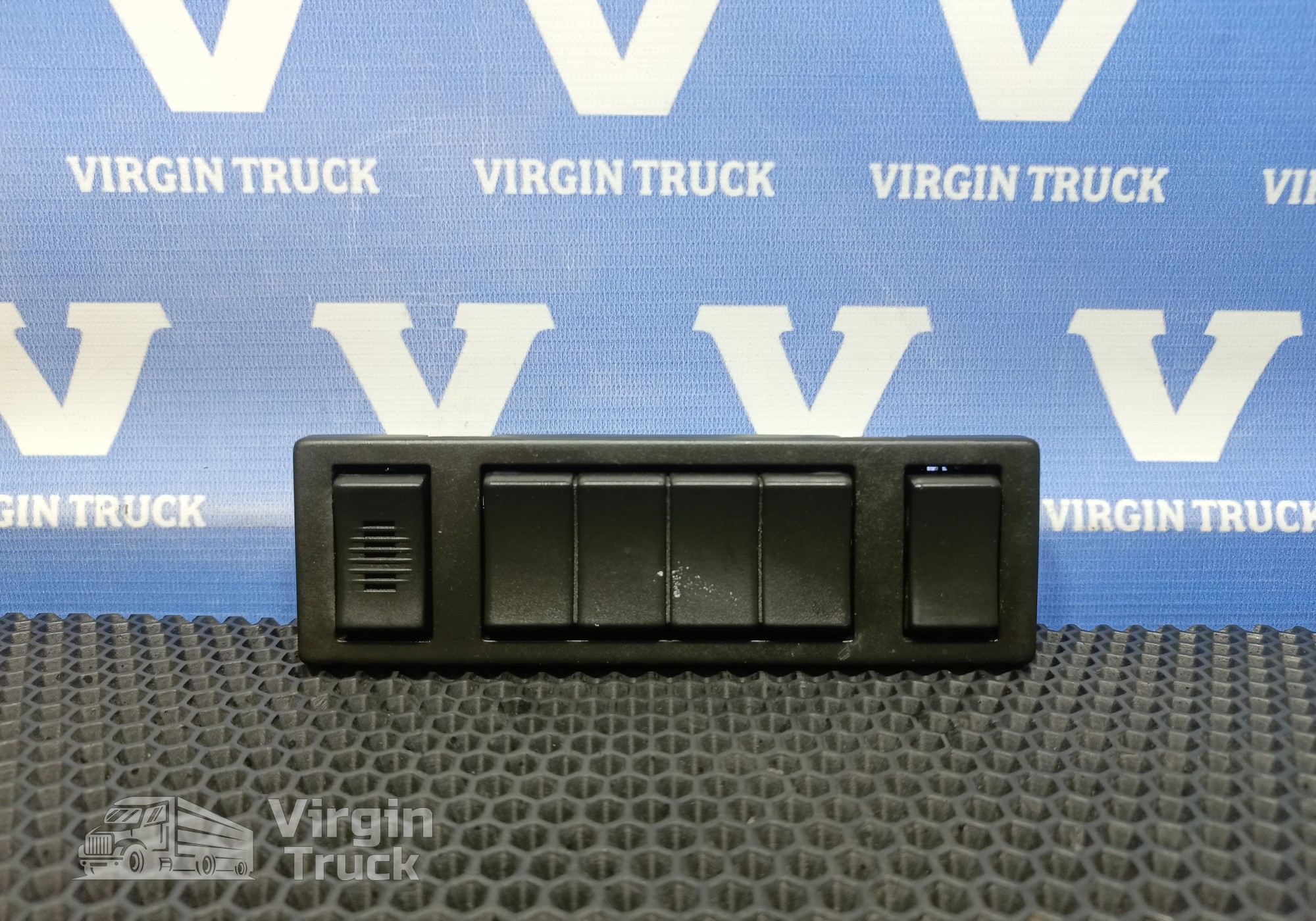 82858859 Накладка панели приборов для Volvo FH 4 (с 2012)