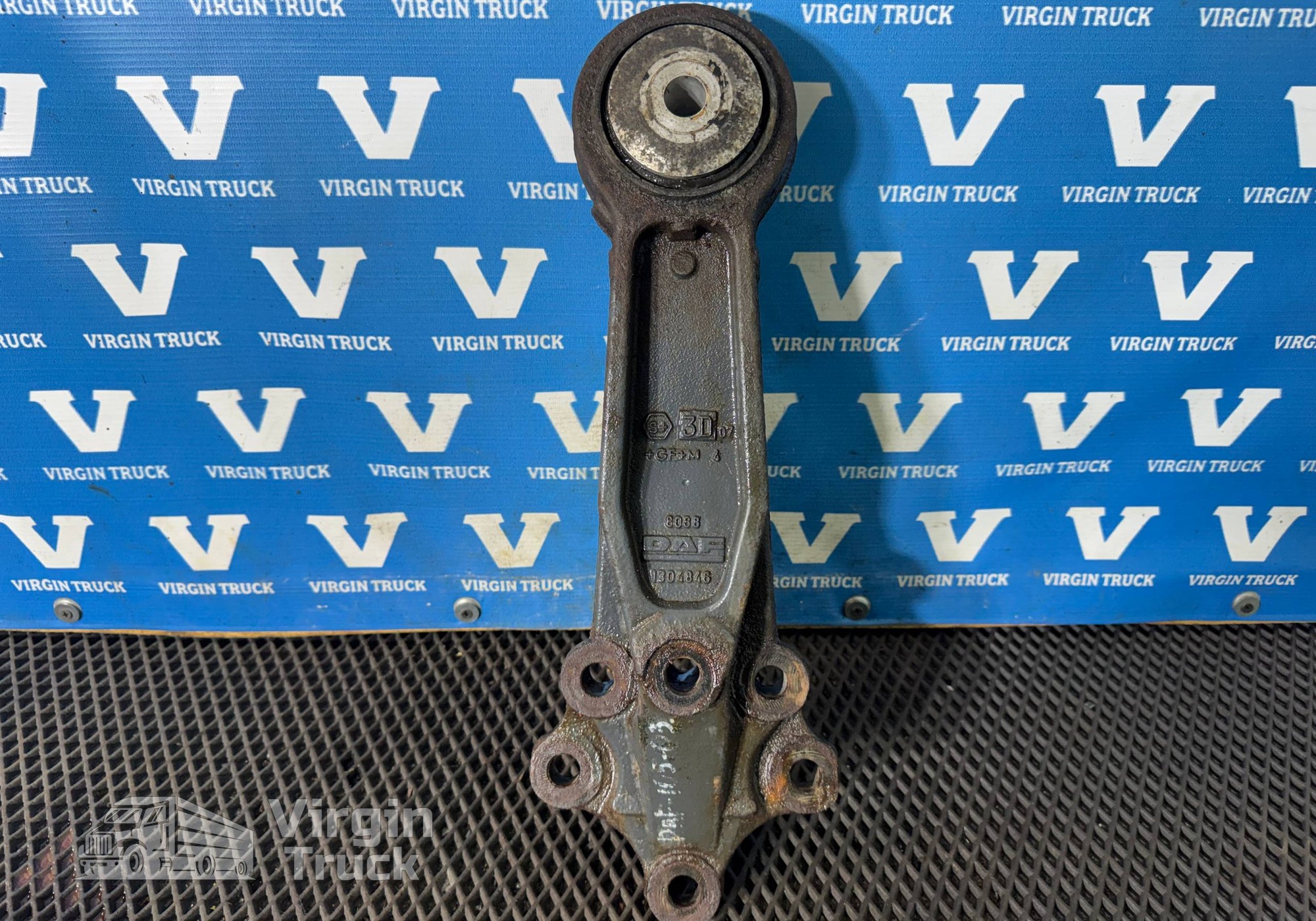 1304846 Кронштейн торсиона кабины правый для Daf XF95