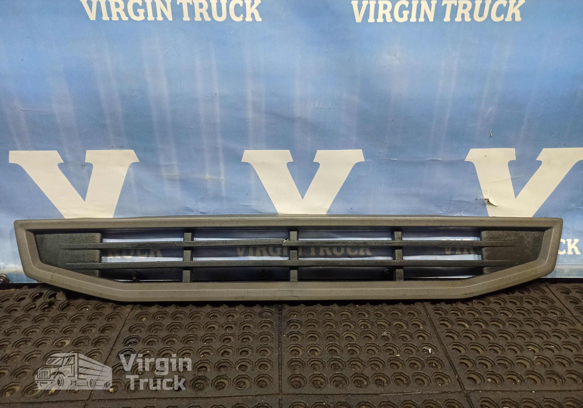 82220206 Решетка радиатора нижняя для Volvo FH 4 (с 2012)